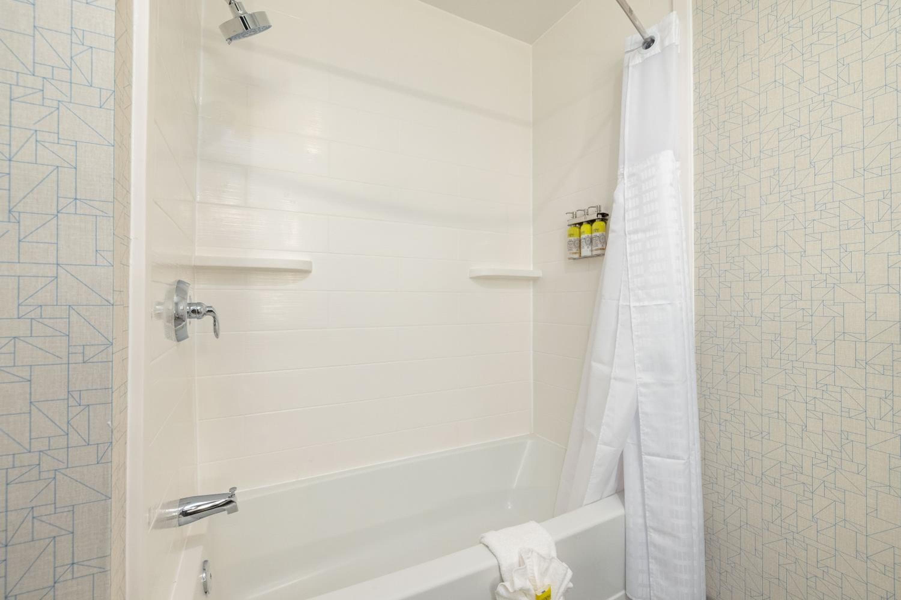 Holiday Inn Express & Suites - San Jose Silicon Valley by IHG