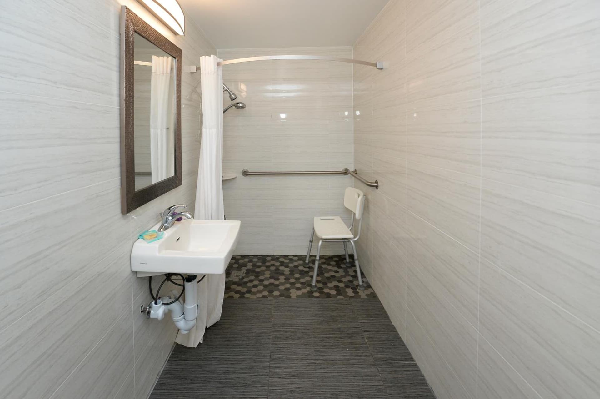 Americas Best Value Inn at Central Valley-Woodbury