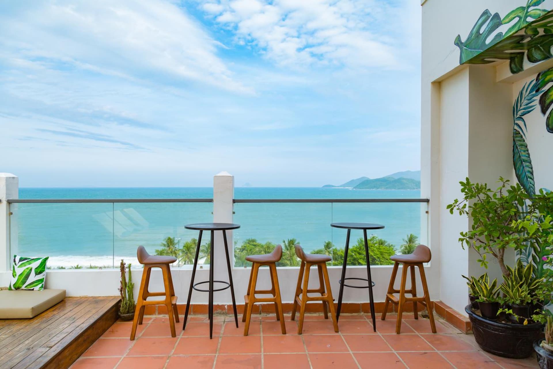 Azura Gold Hotel & Apartment