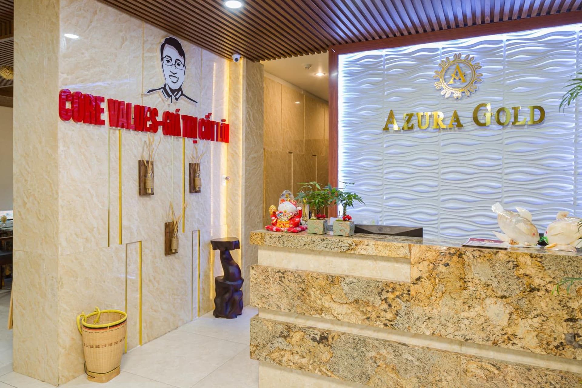 Azura Gold Hotel & Apartment