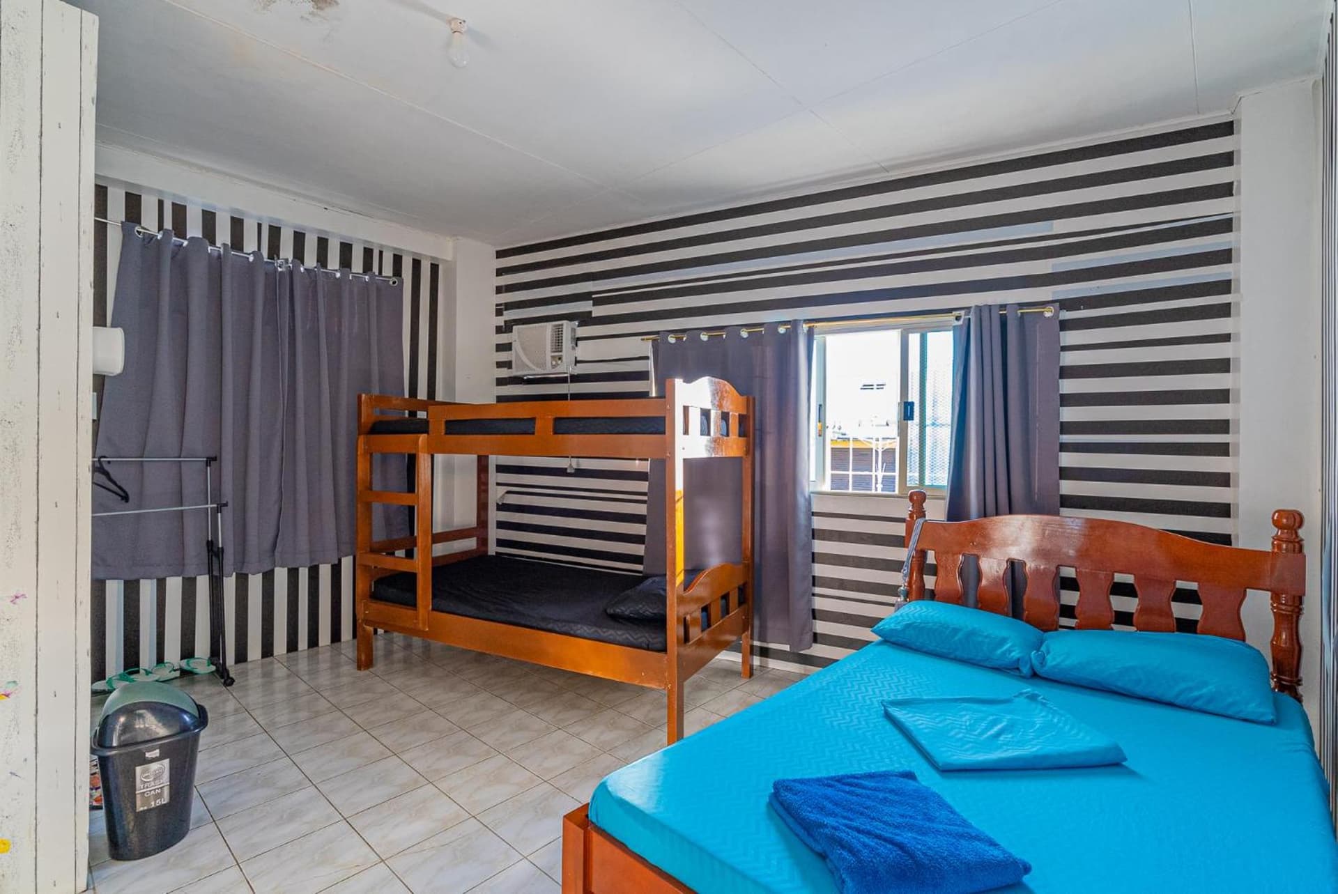 Pier La Casa Homestay Building