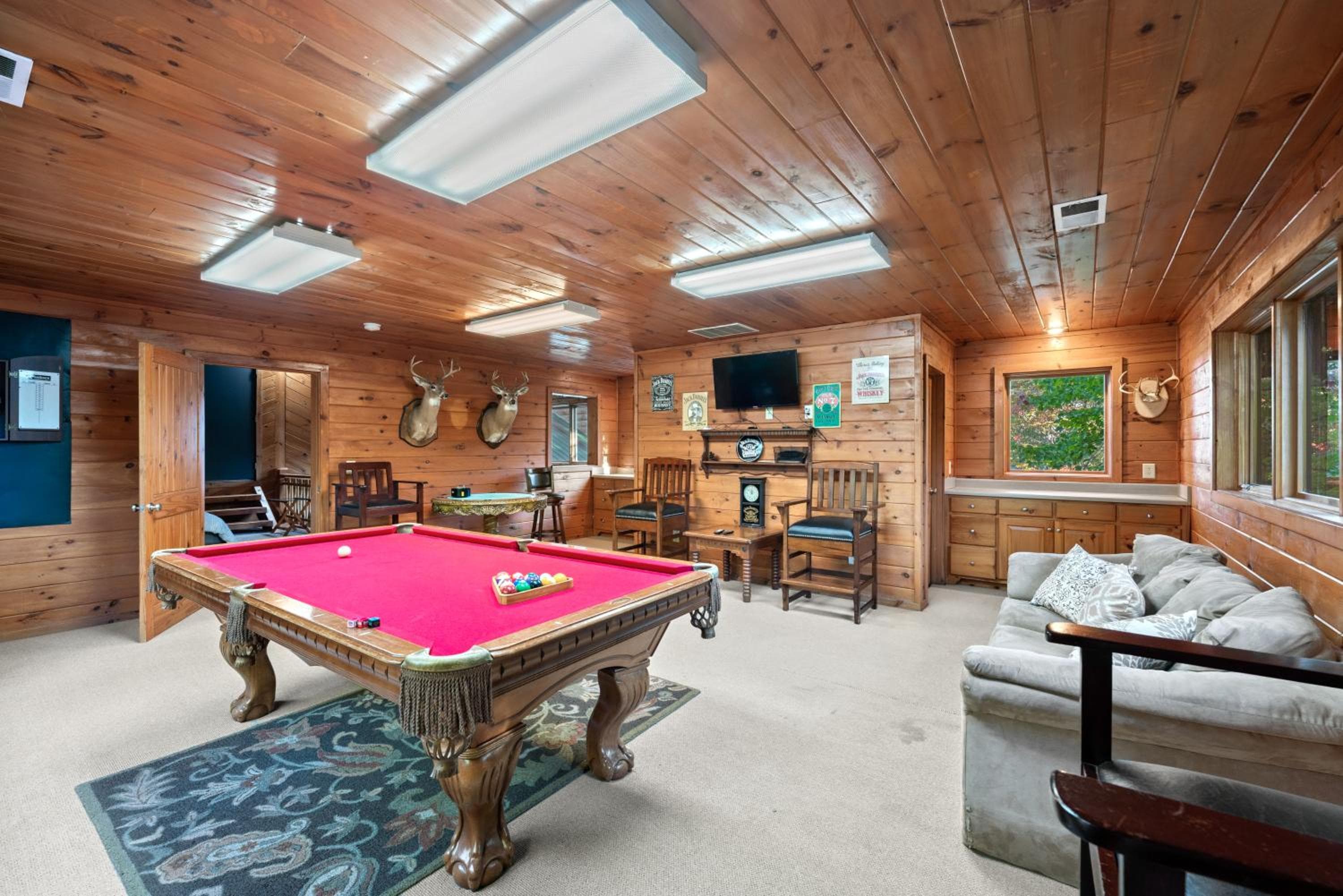 Mountain View Lodge Helen! Luxury Retreat in Downtown Helen!