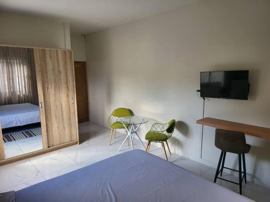 luxury cheerful 4 bedrooms villa in Calodyne
