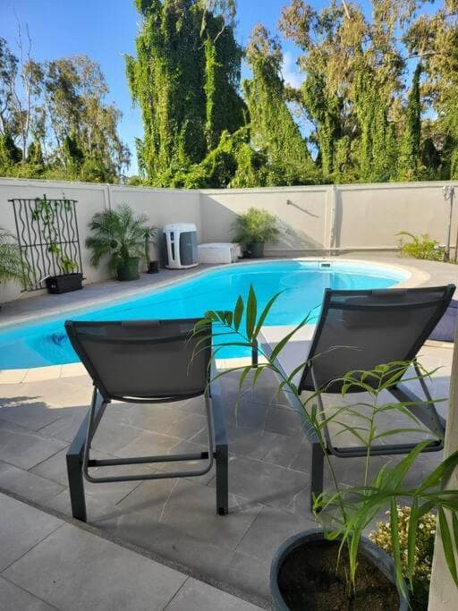 luxury cheerful 4 bedrooms villa in Calodyne