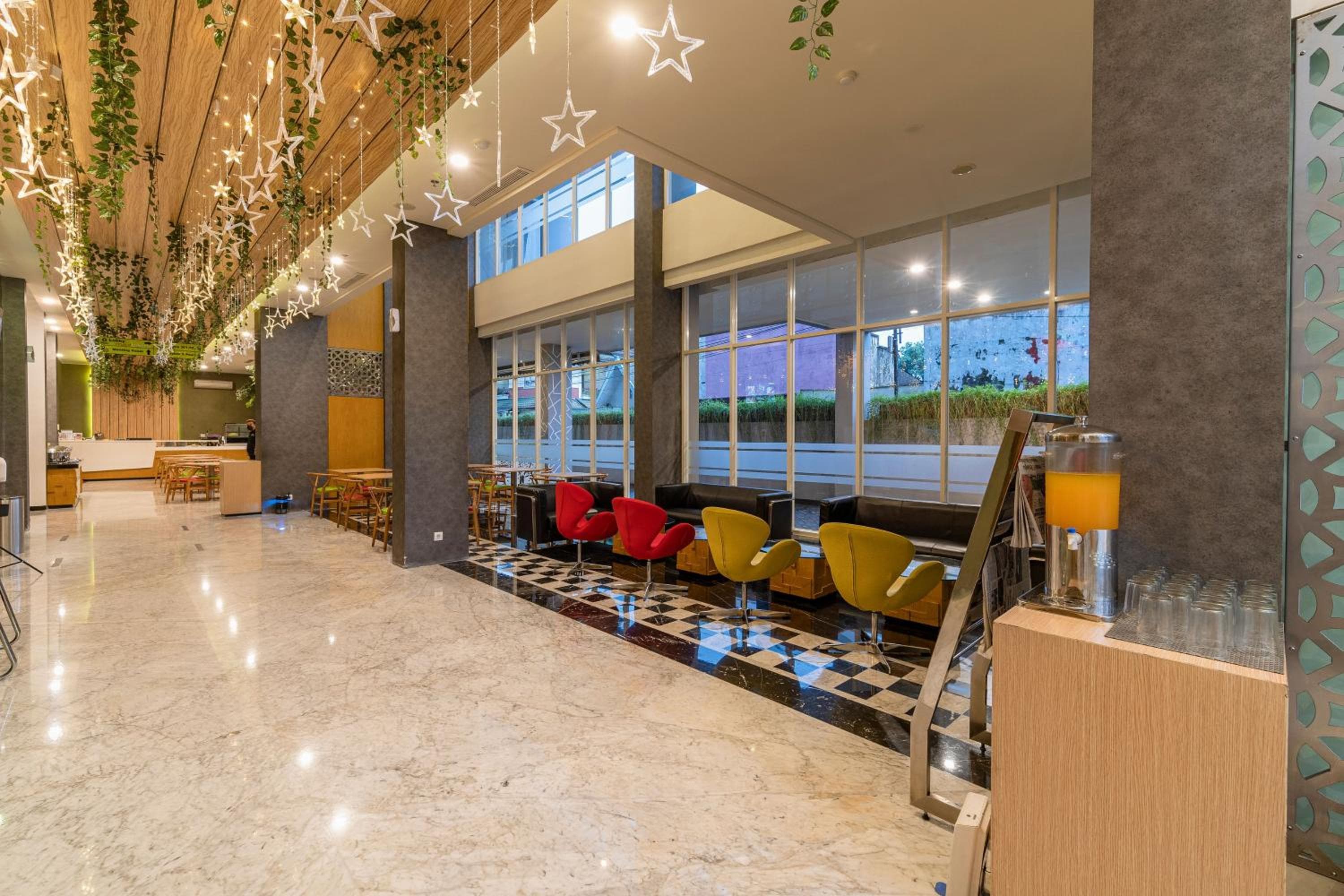 Ascent Hotel & Cafe Malang
