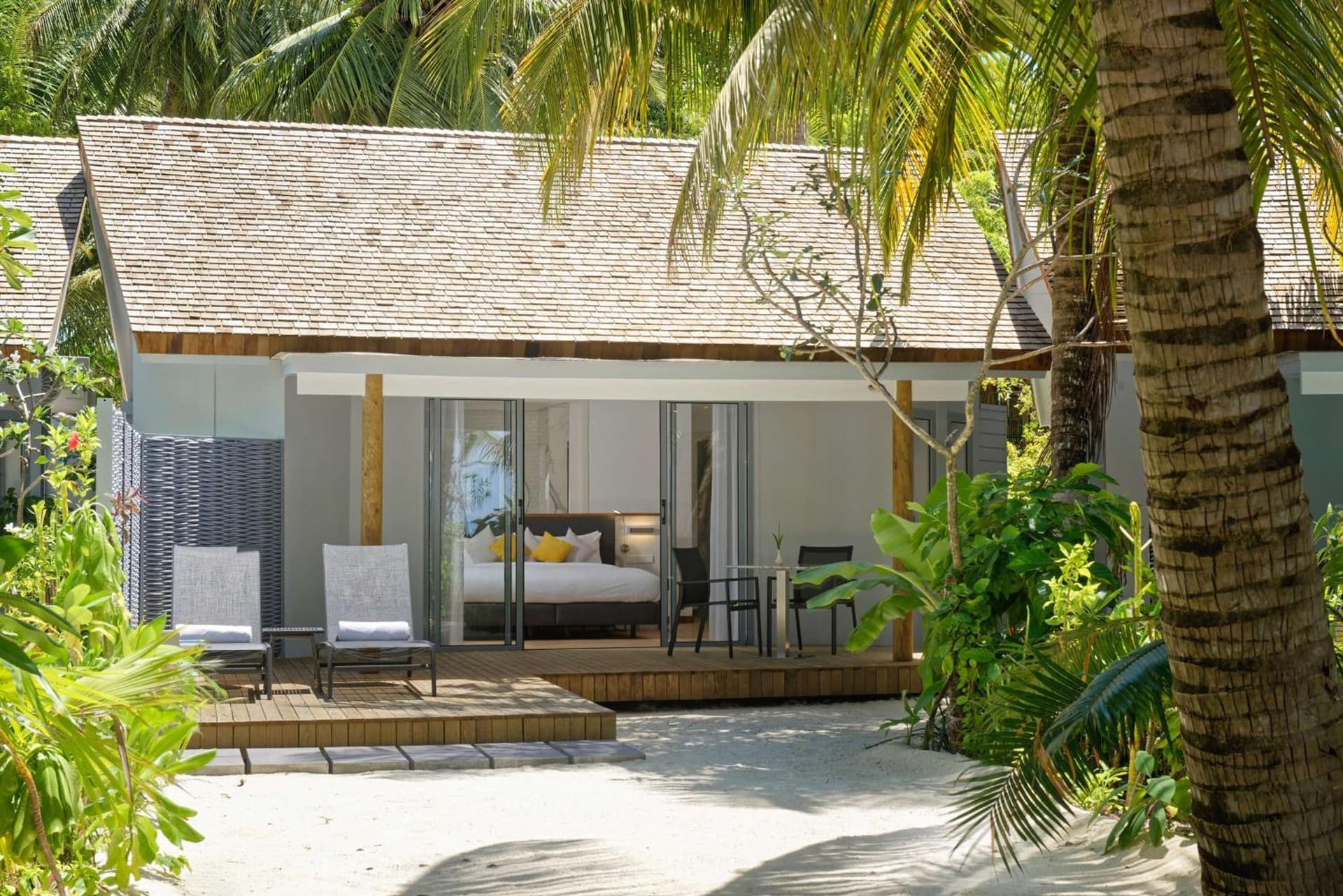 OUTRIGGER Maldives Maafushivaru Resort