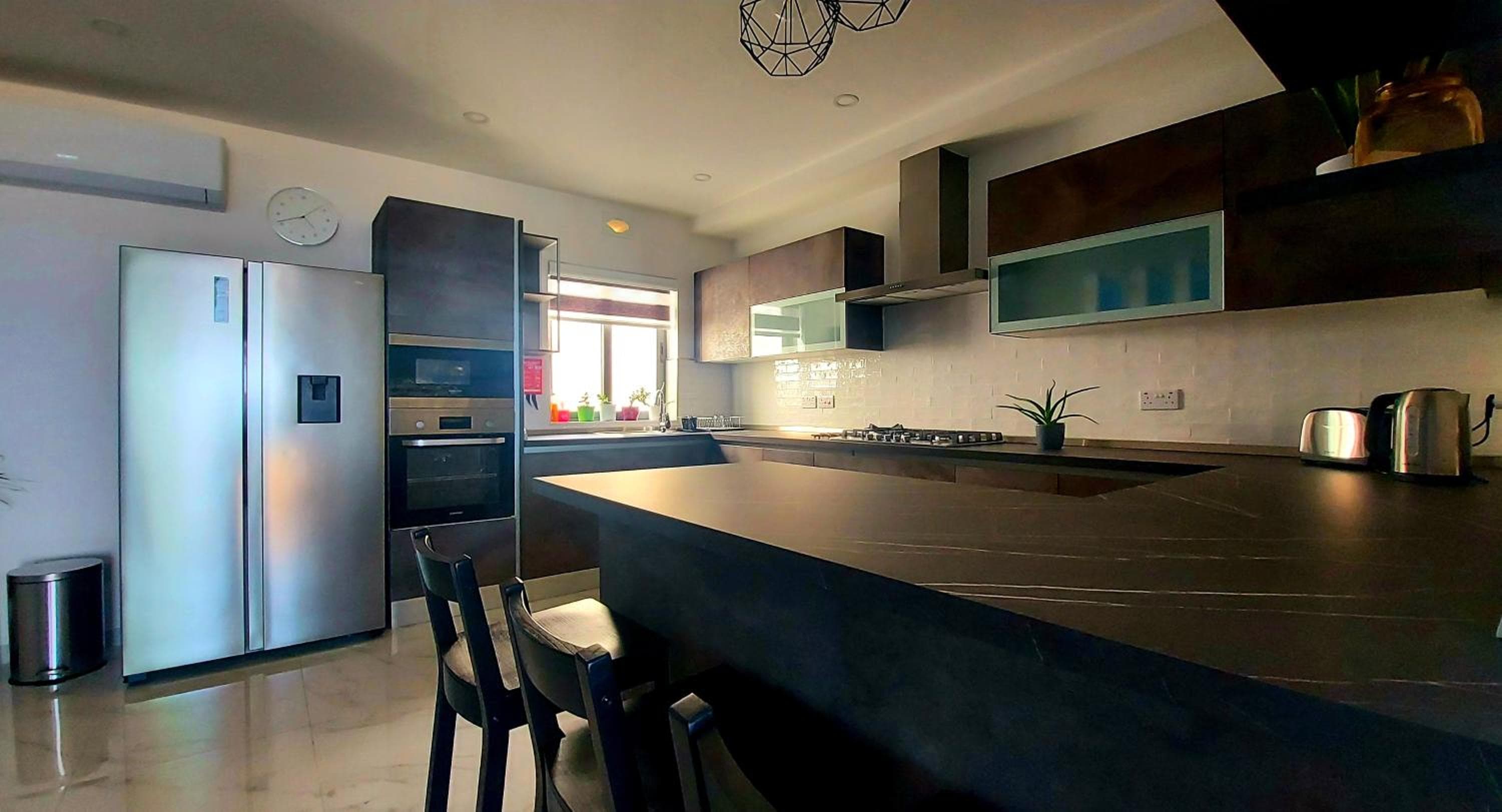 Nebur Penthouse, Sea Views & Private Roof Top Pool