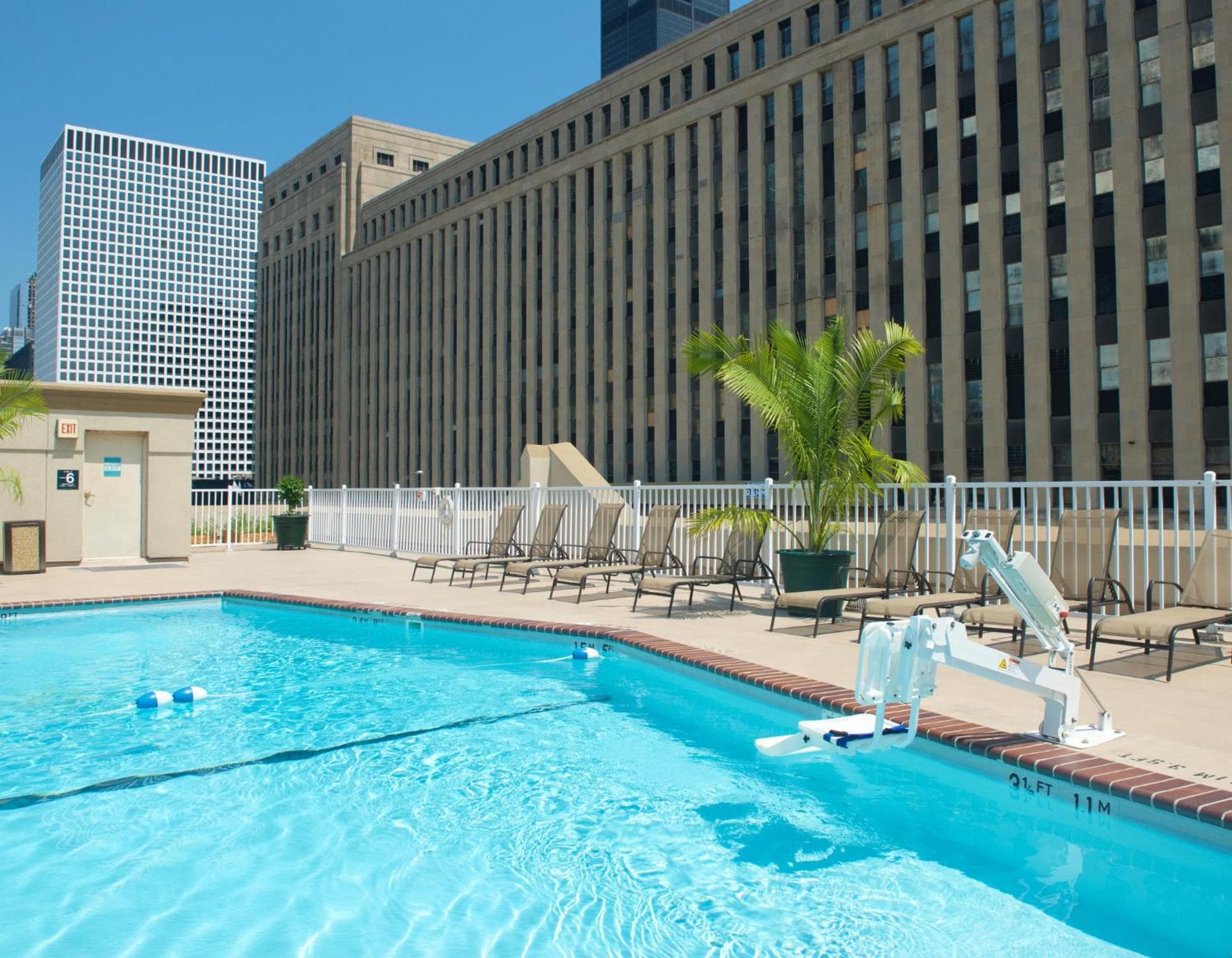 Holiday Inn & Suites Chicago-Downtown by IHG