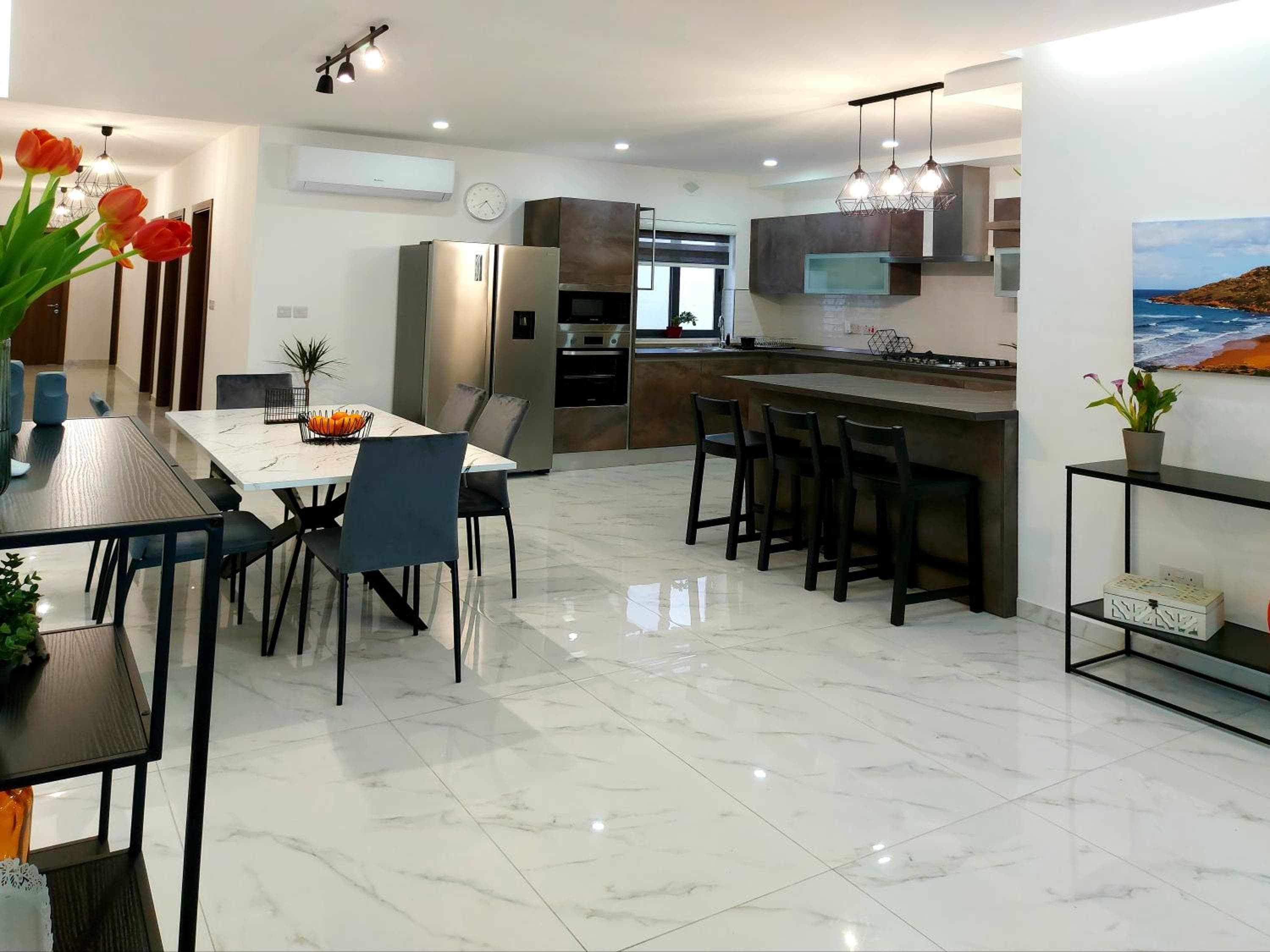 Nebur Penthouse, Sea Views & Private Roof Top Pool