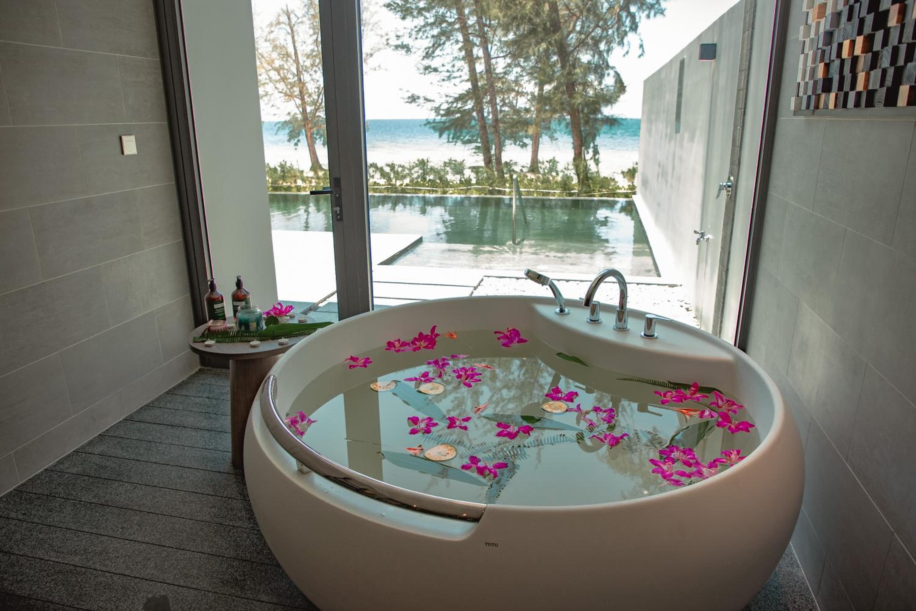 Crowne Plaza Phu Quoc Starbay by IHG