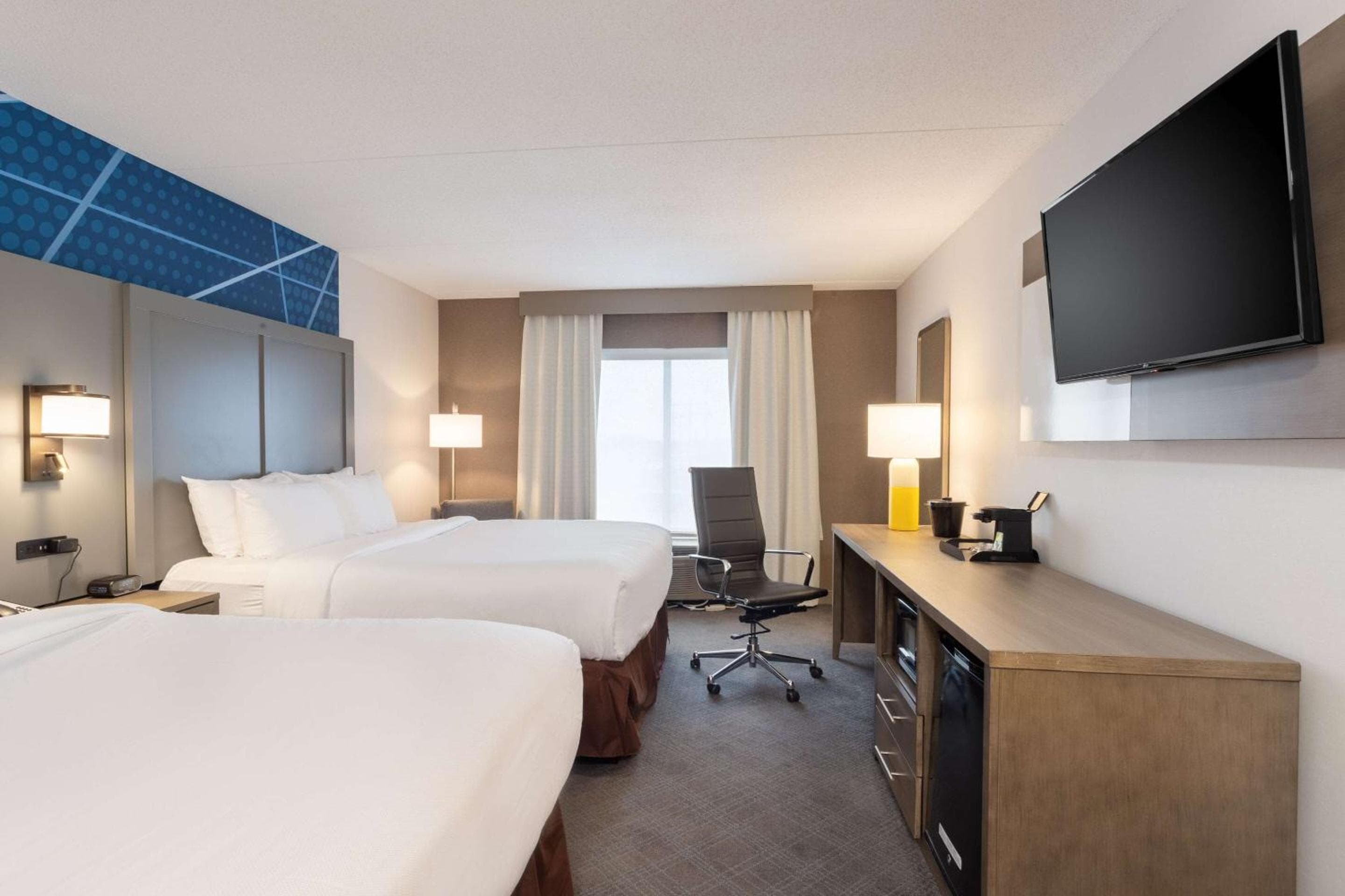 Comfort Inn & Suites Buffalo Airport