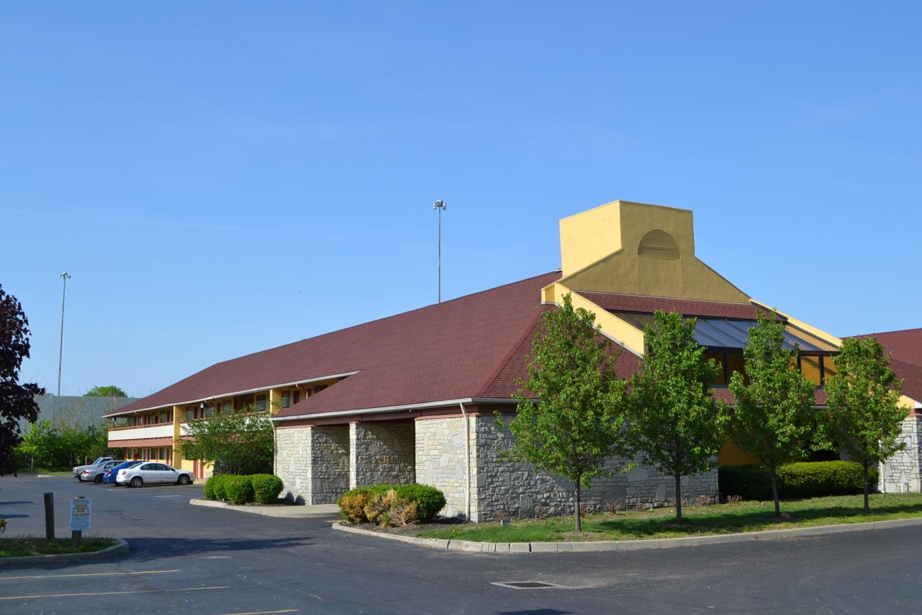 Super 8 by Wyndham Cincinnati-Springdale OH