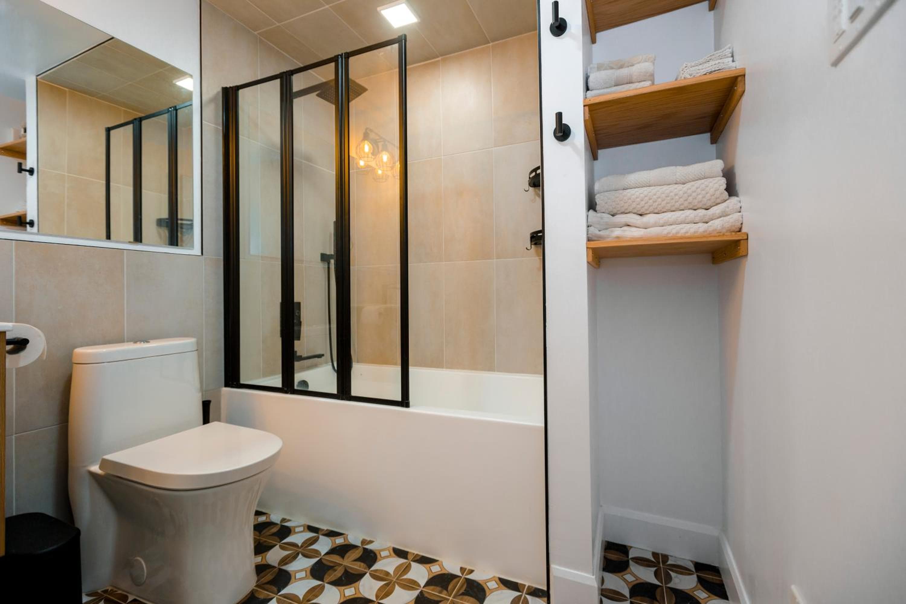 Cosy 3-Bedroom Home in Quiet Cul-de-Sac.