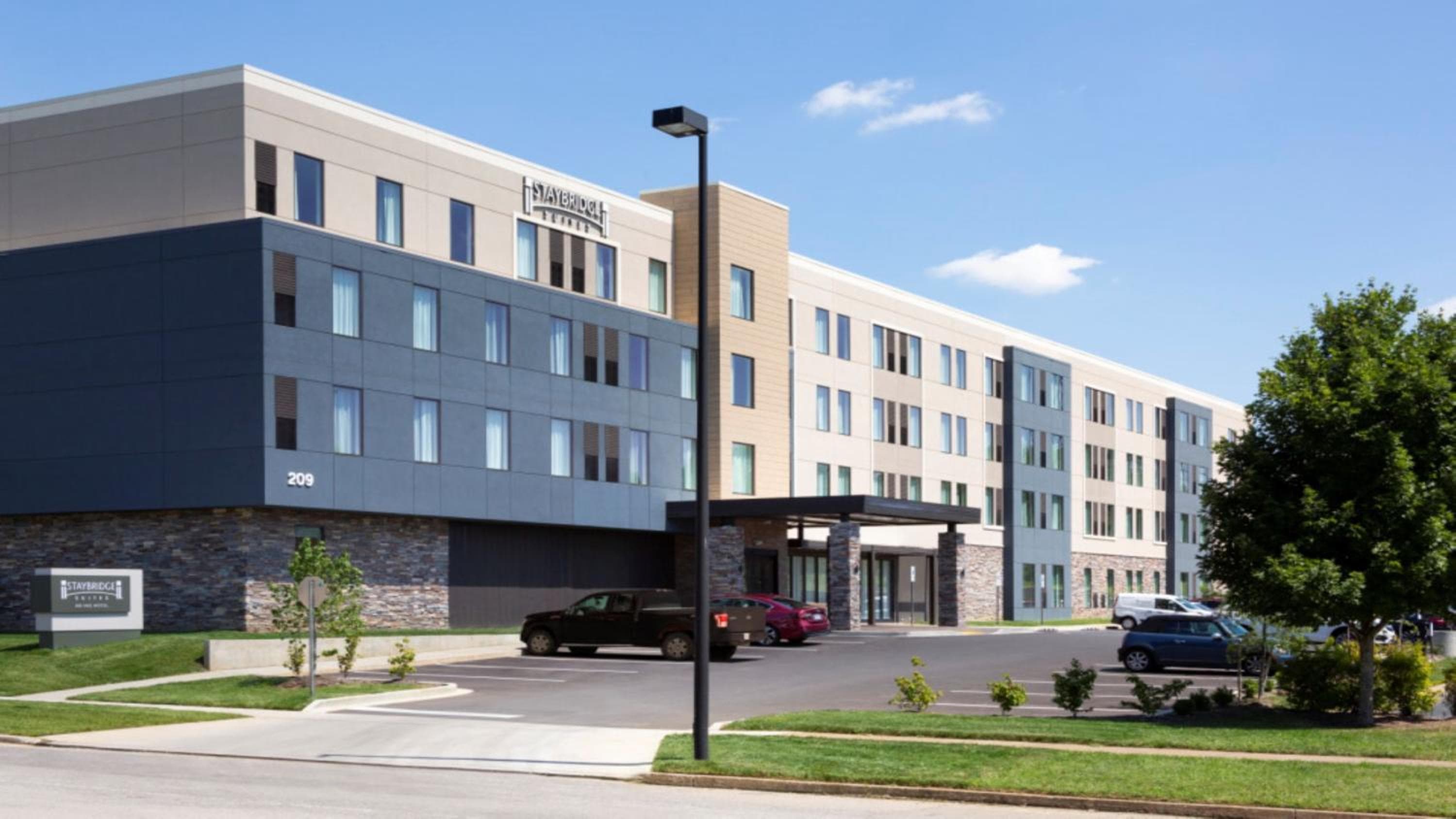 Staybridge Suites - Lexington S Medical Ctr Area by IHG