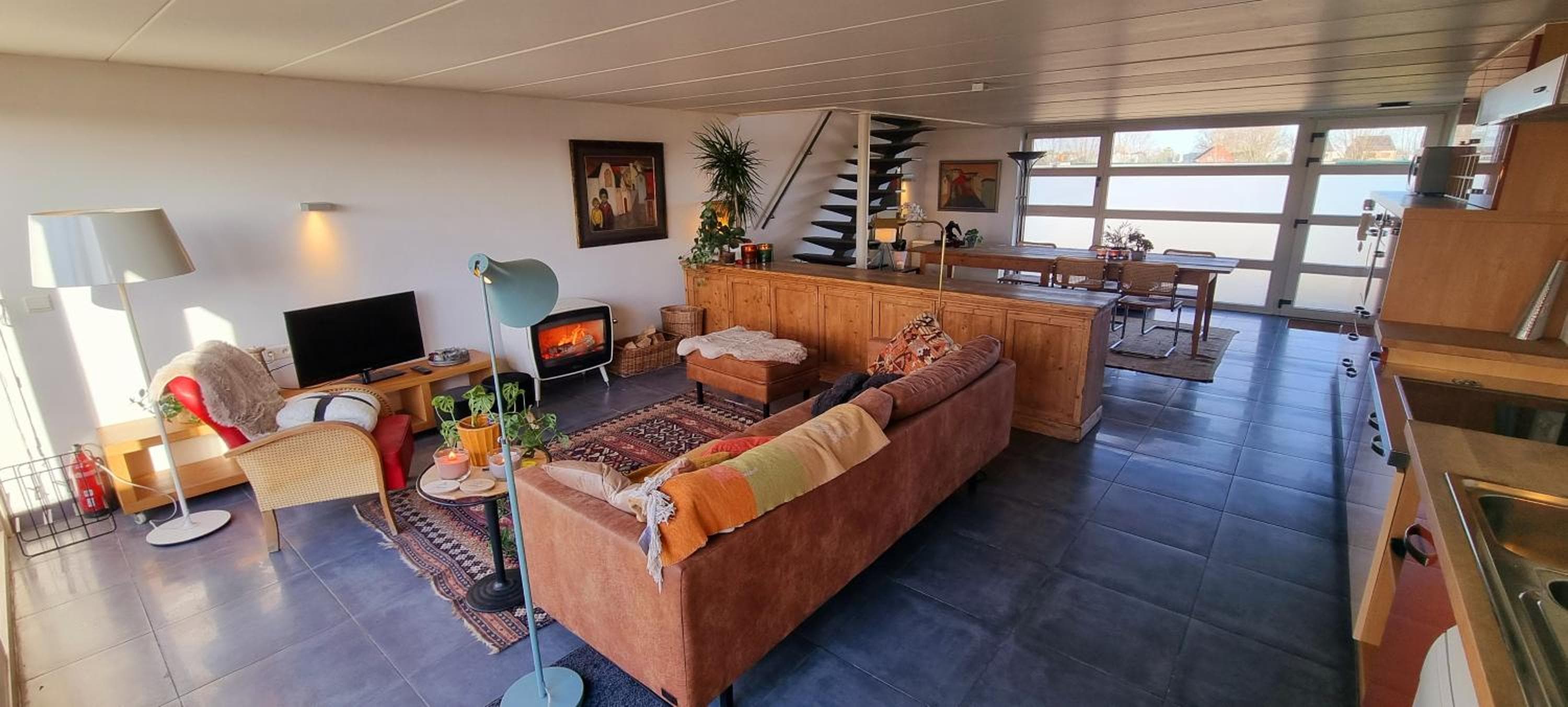 Cozy house at the lake