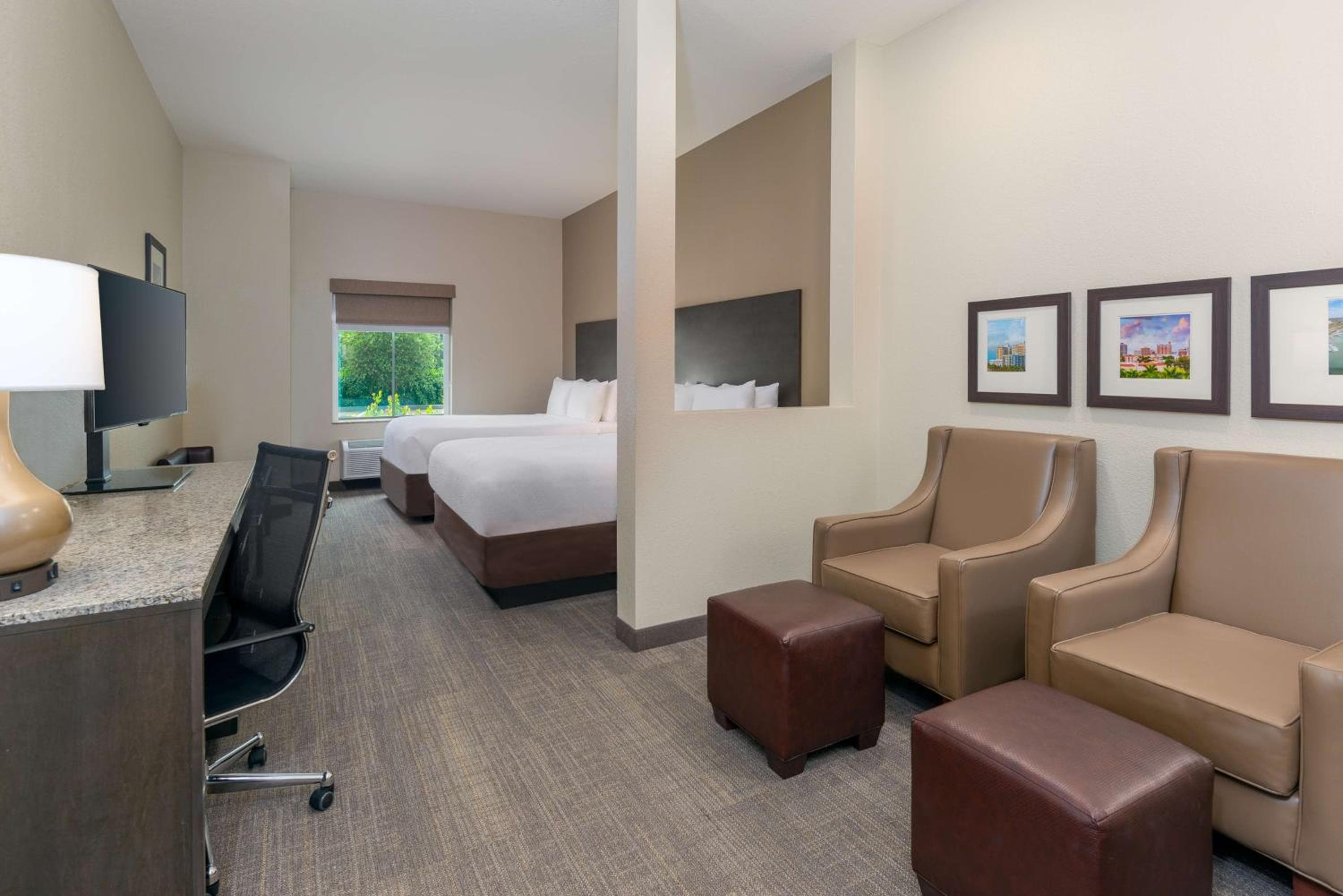Coral Pointe Sarasota, an Ascend Collection Hotel