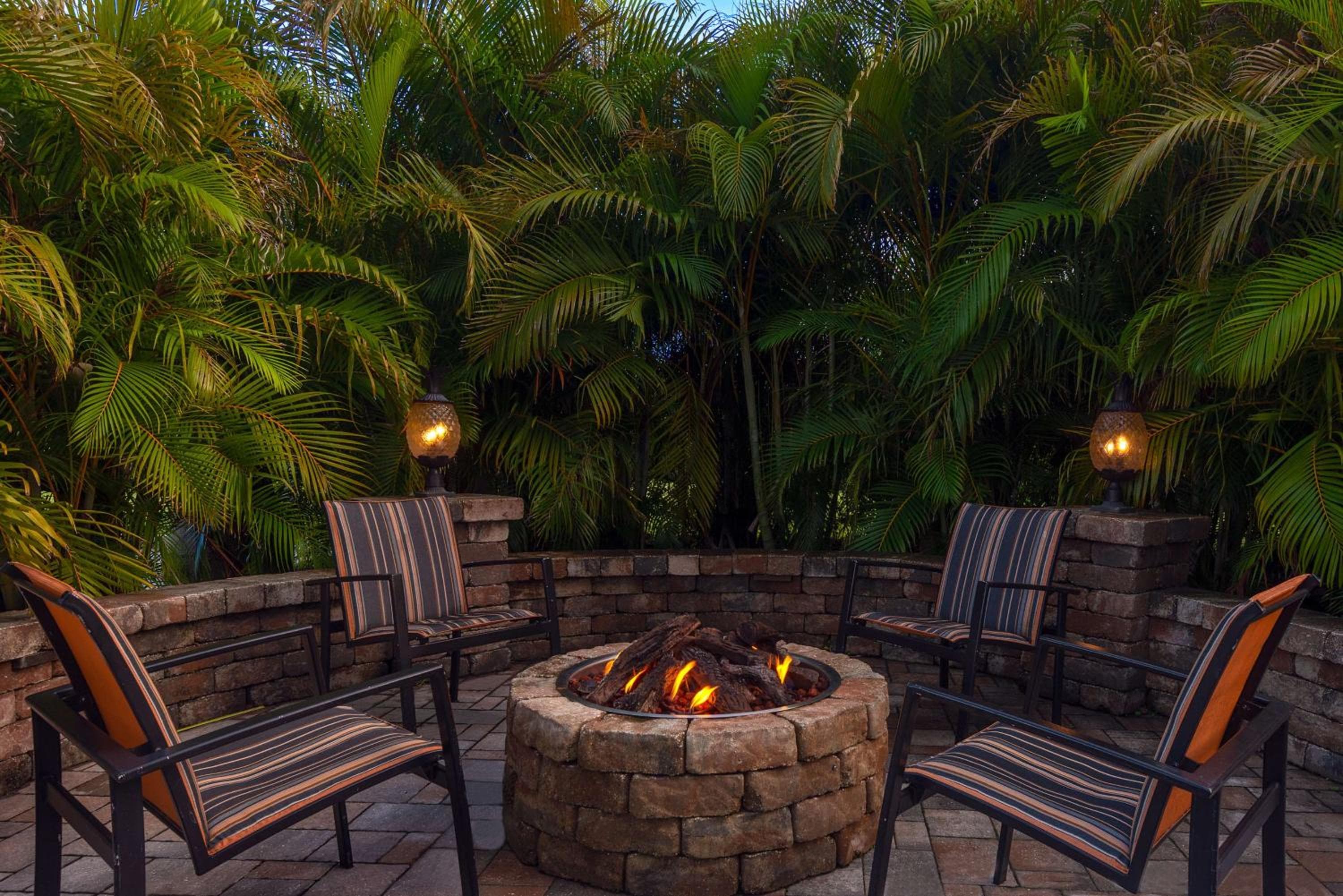 Coral Pointe Sarasota, an Ascend Collection Hotel