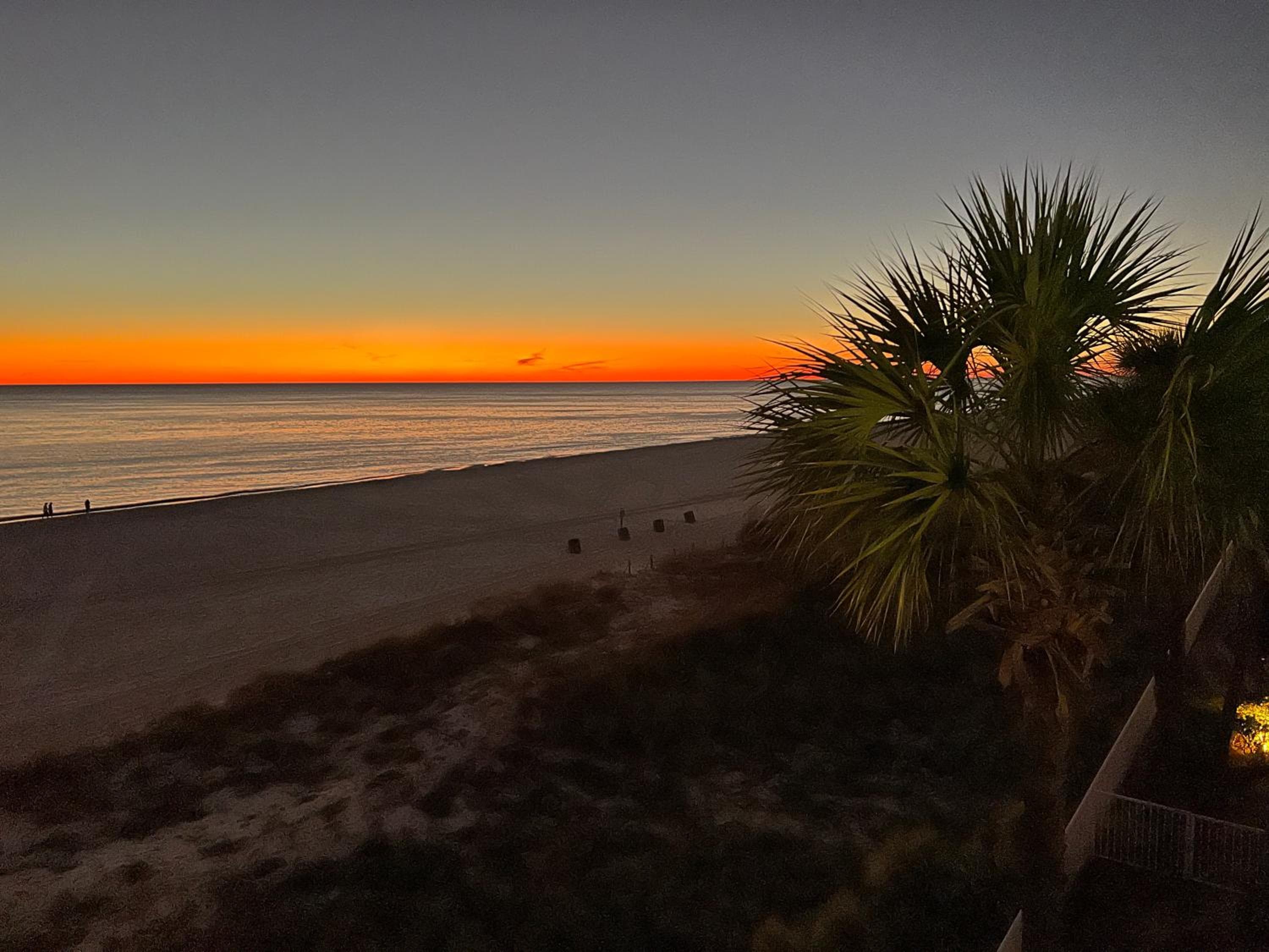 Gulf-front Shores of Panama 3rd Floor RENOVATED - Beach Service Included