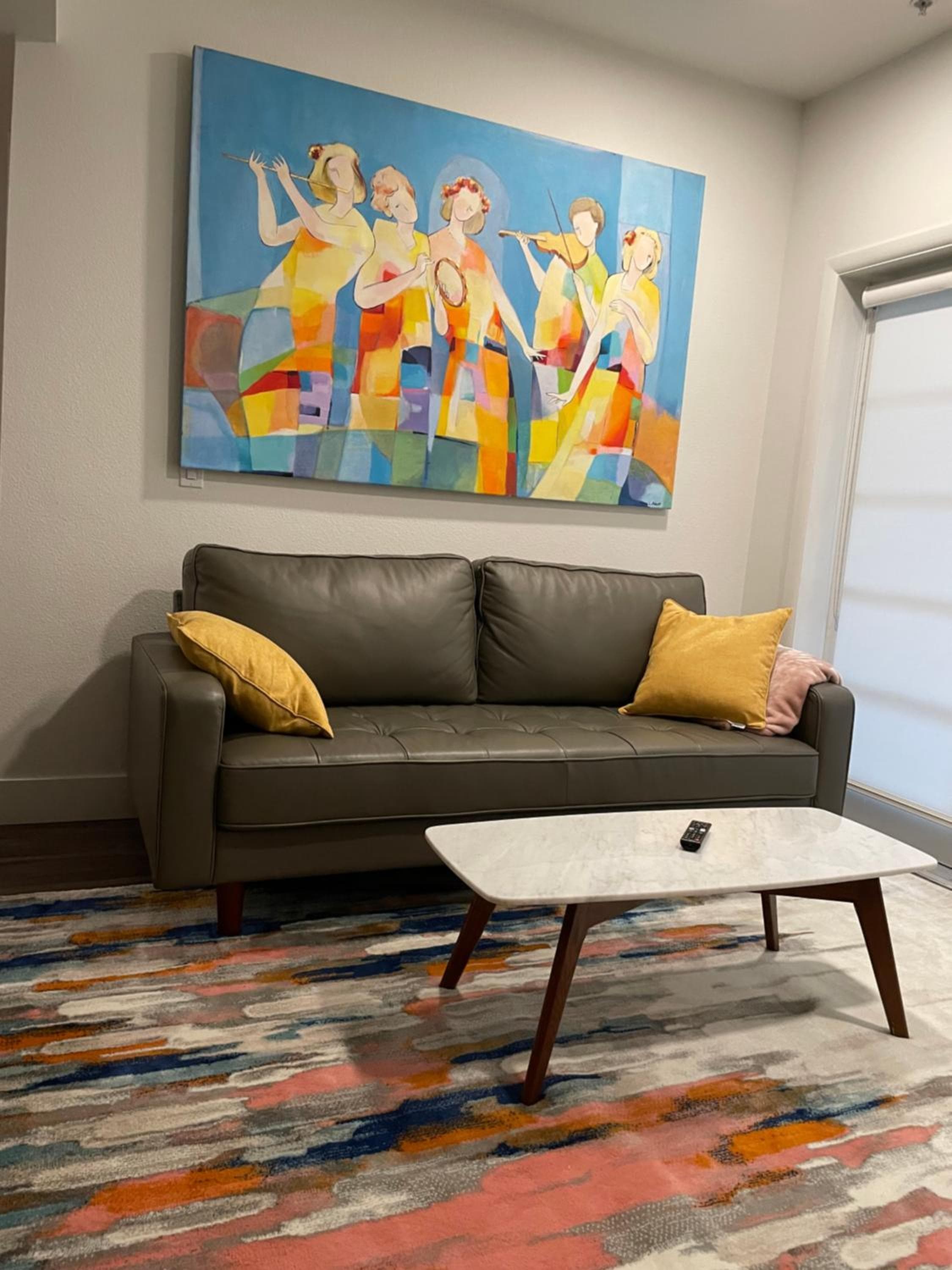 Lovely 2/2 apartment in heart of Santa Monica with free parking