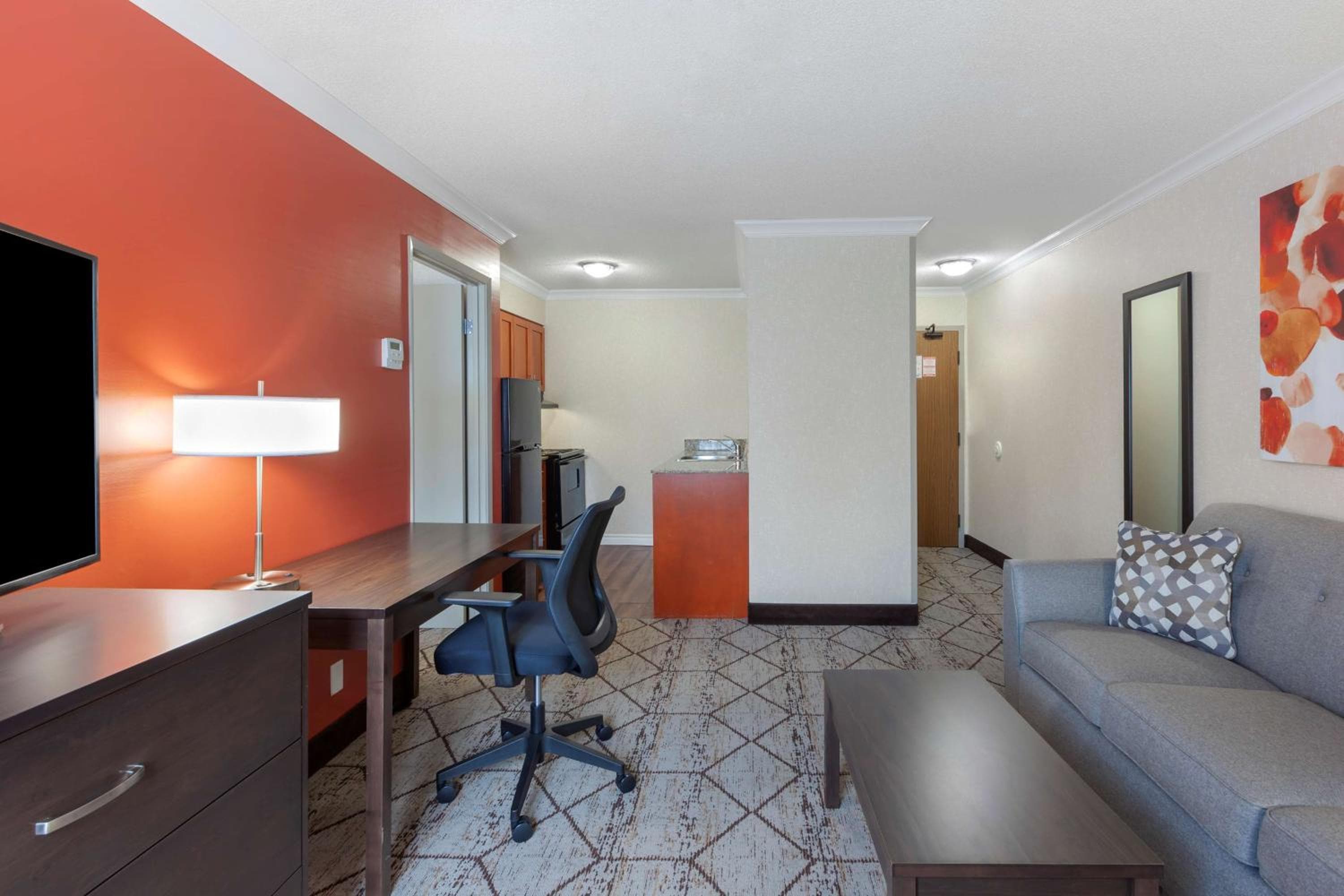 Best Western Plus Rose City Suites