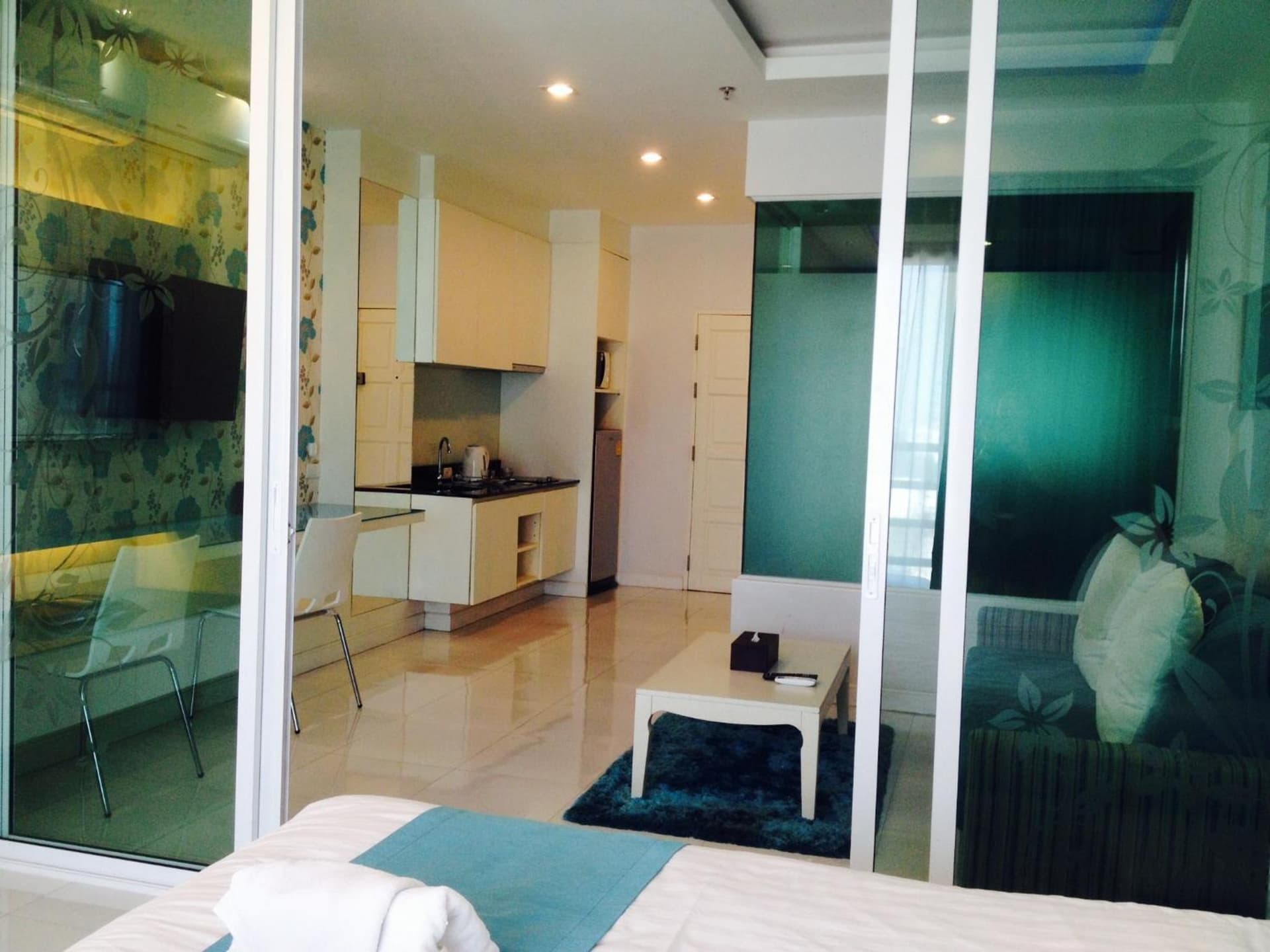 View Talay 6 Pattaya Beach Apartment by Honey