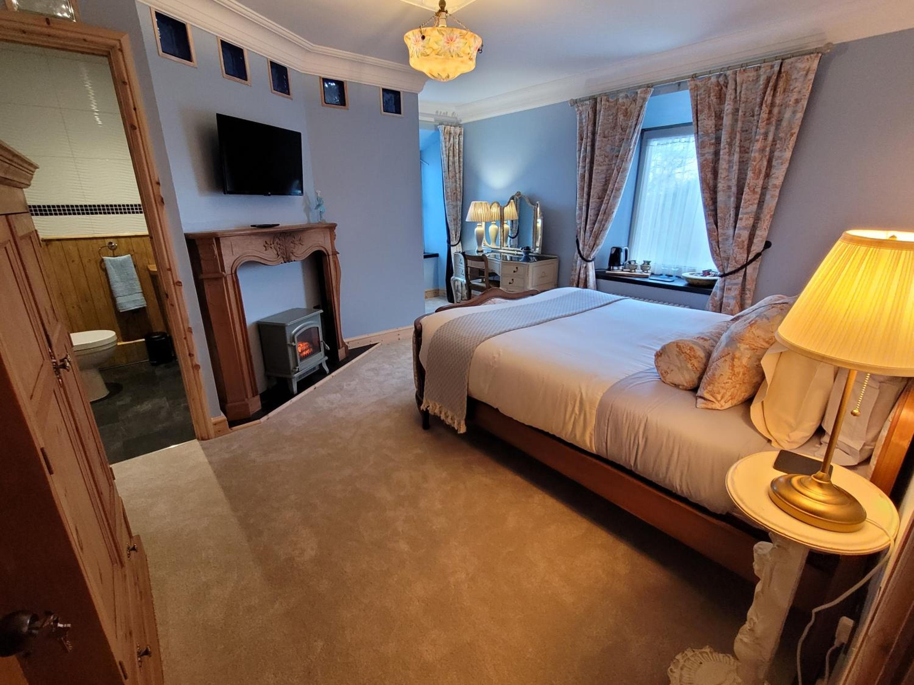 Farmhouse B&B Family stay or Romantic break, on our smallholding close to Narberth
