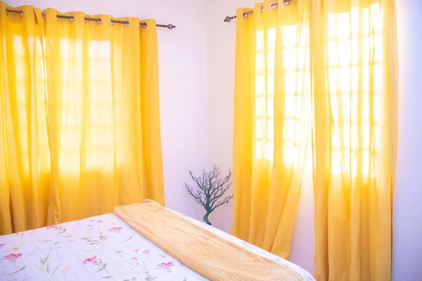 Amazing 2-Bedroom Apt Sleeps 3 Warm & Cosy