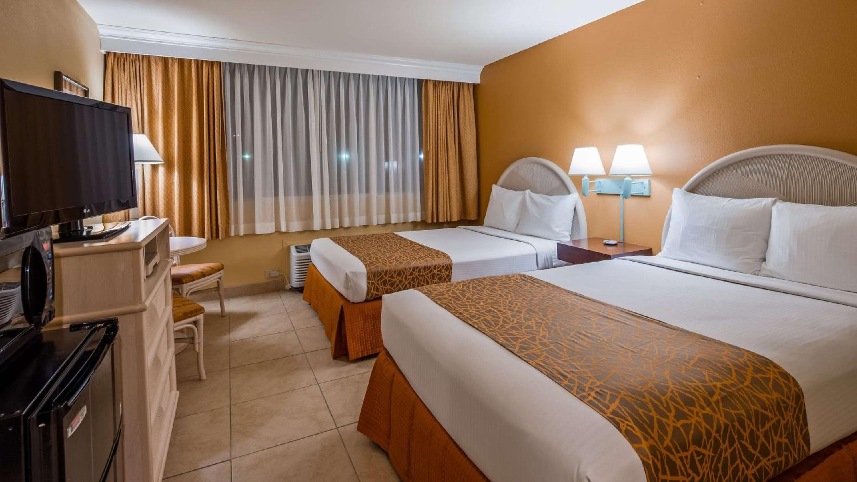 Airport Honolulu Hotel, Trademark Collection by Wyndham