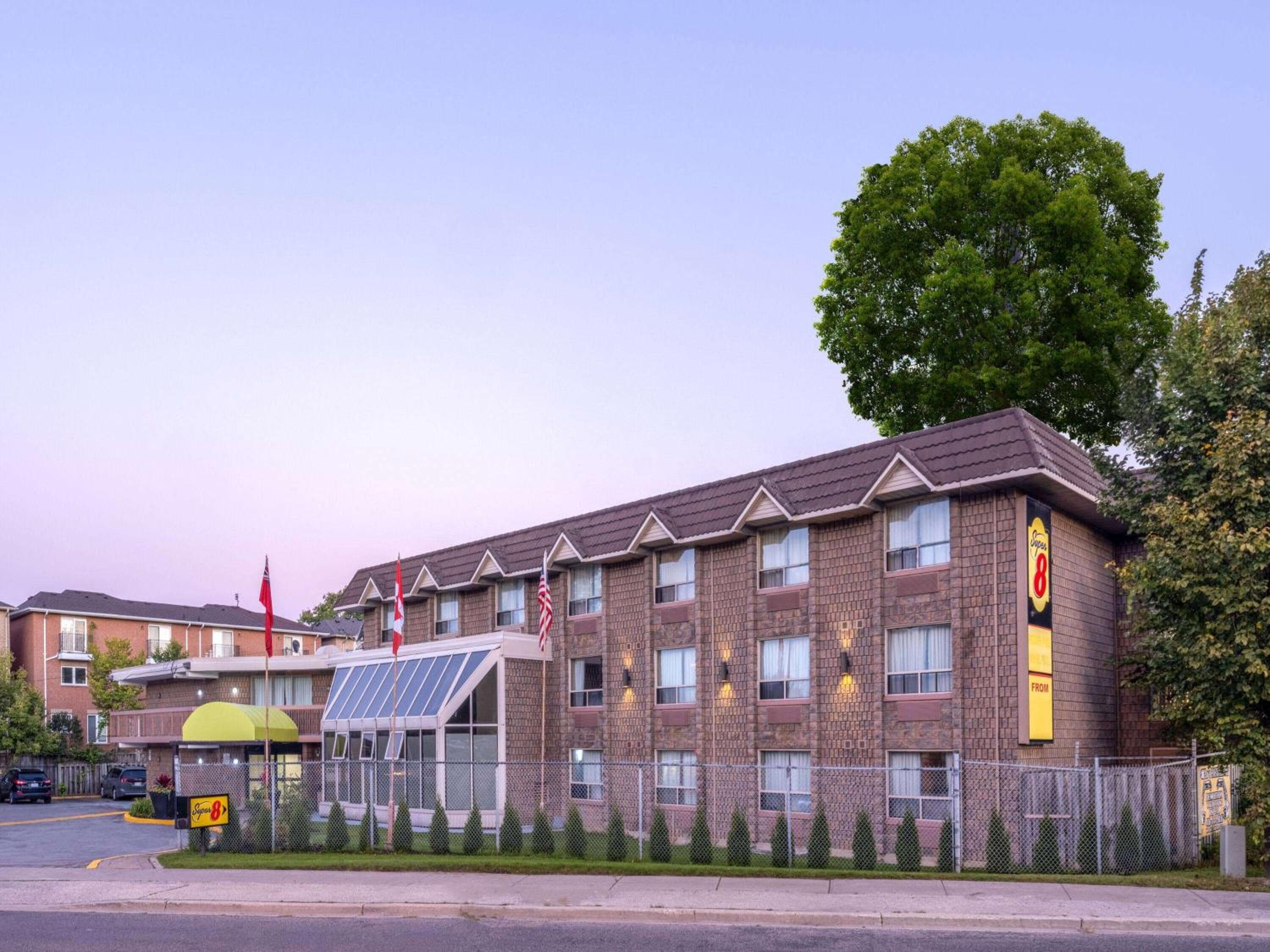 Super 8 by Wyndham Toronto East ON