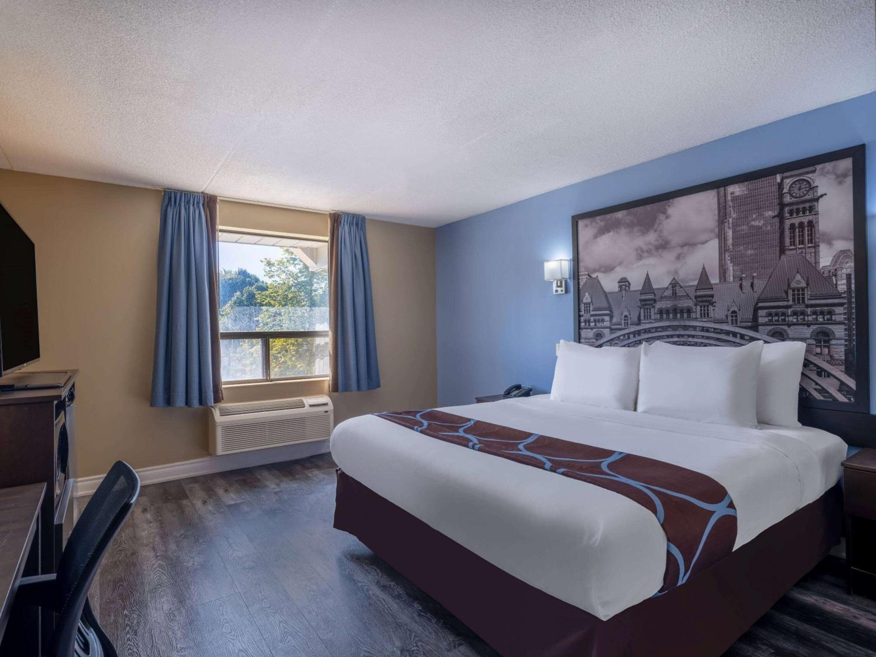 Super 8 by Wyndham Toronto East ON