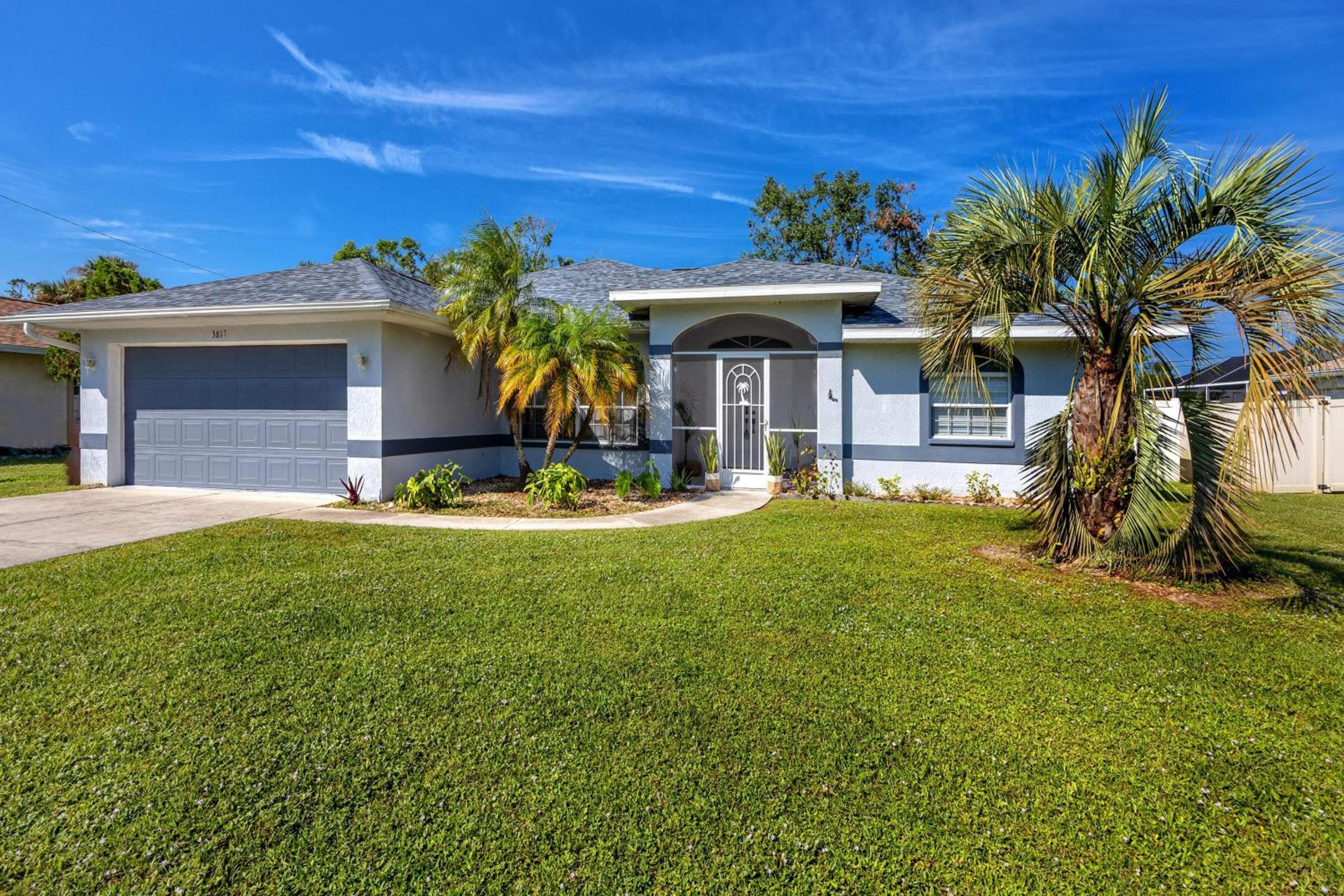 14 Bright Spacious 4 Bedroom Home with a Heated Pool