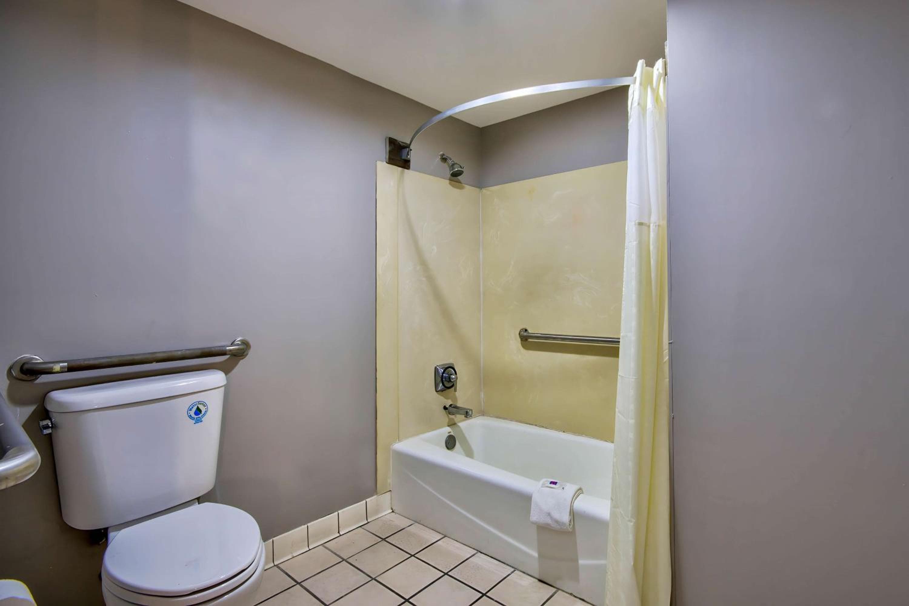 Motel 6 Jeffersonville, IN