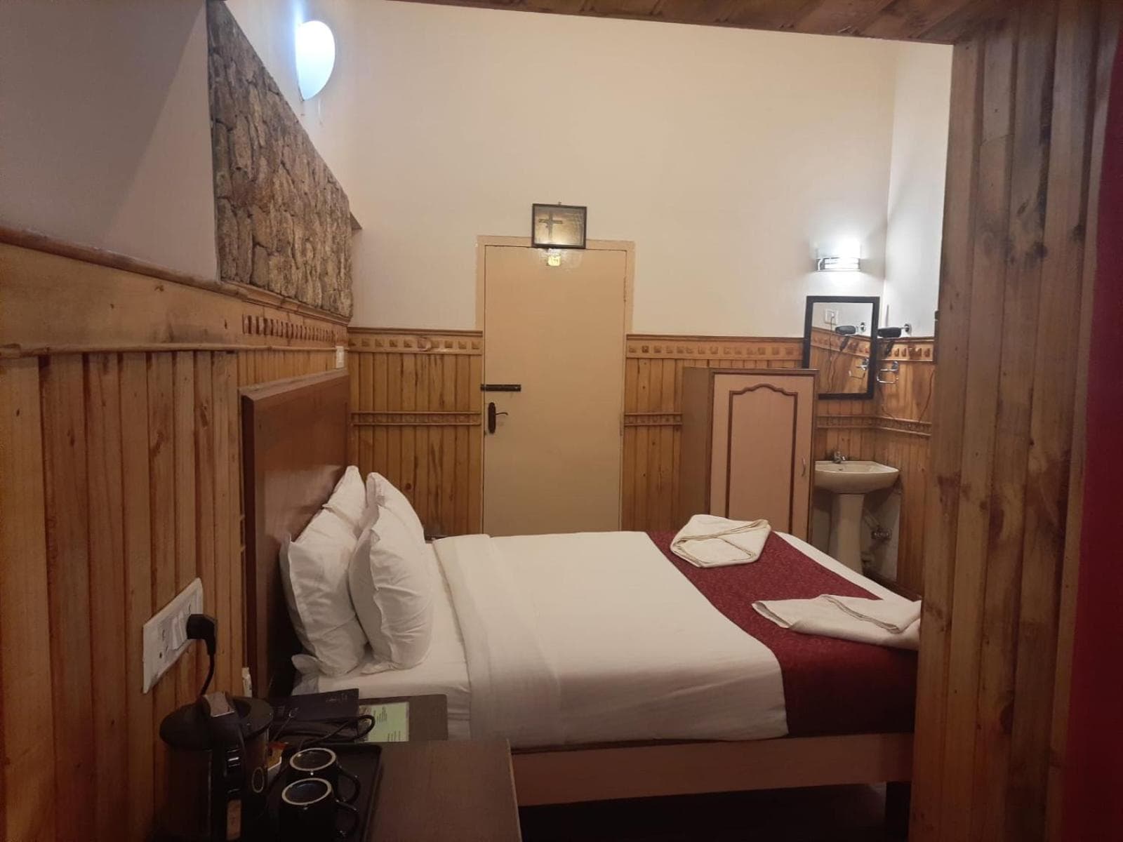 Pine Borough Inn