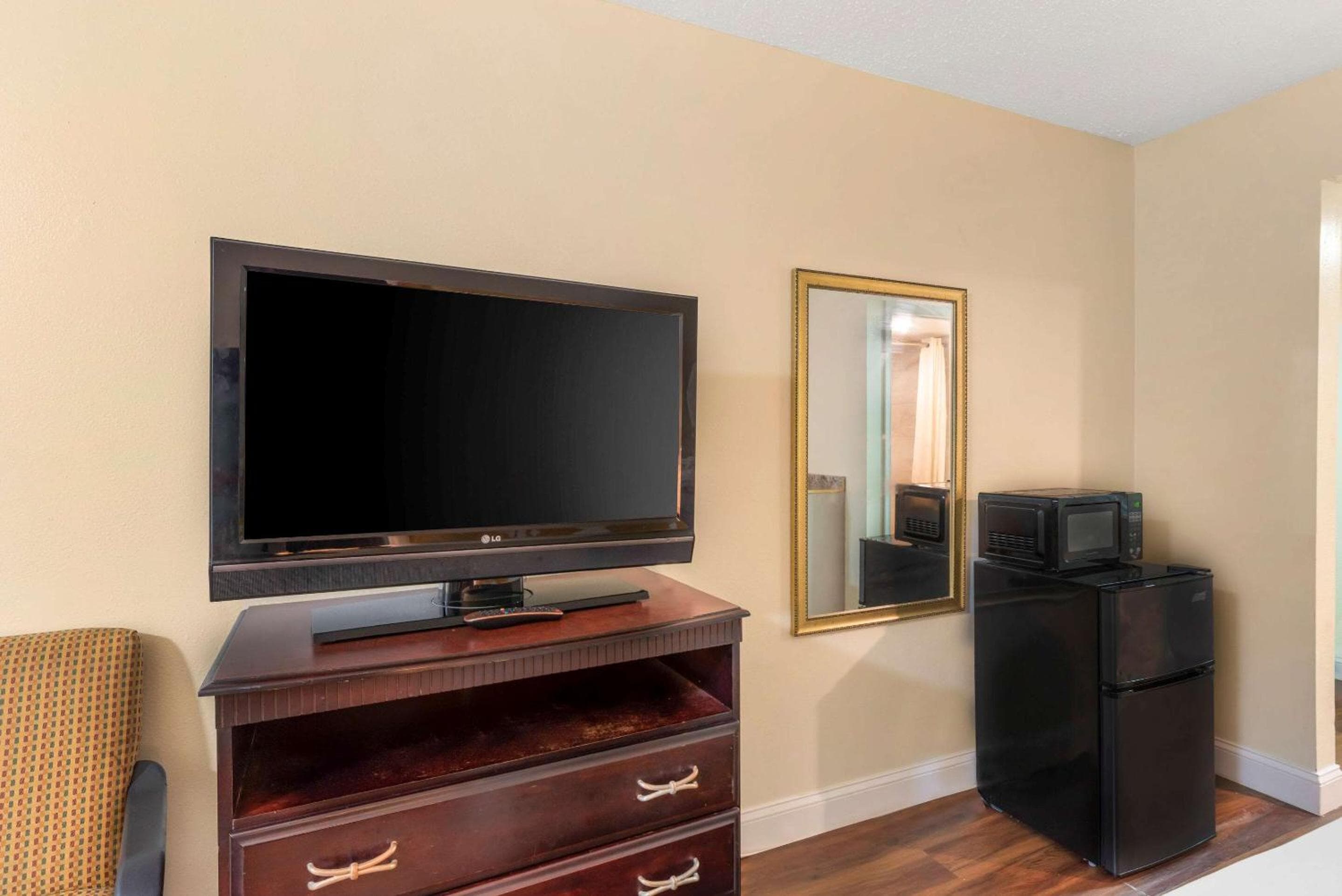 Rodeway Inn Colonial Heights I-95
