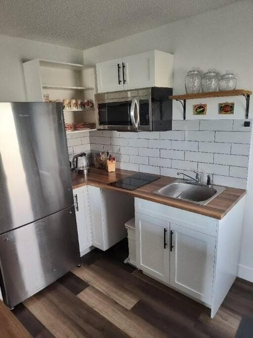Tranquil & Tasteful One Bdrm Private Suite NE