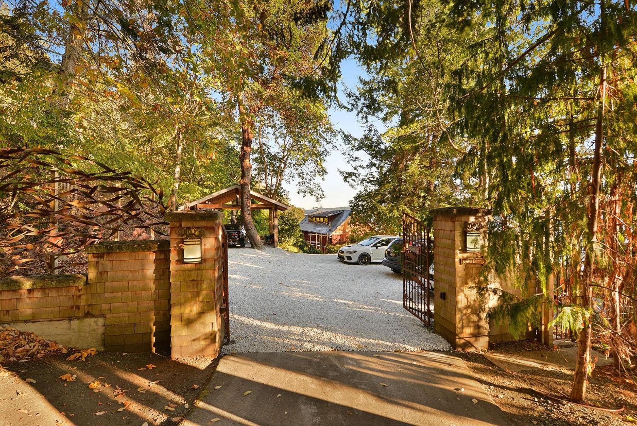 Salishan Chief Suite by EMR Vacation Rentals