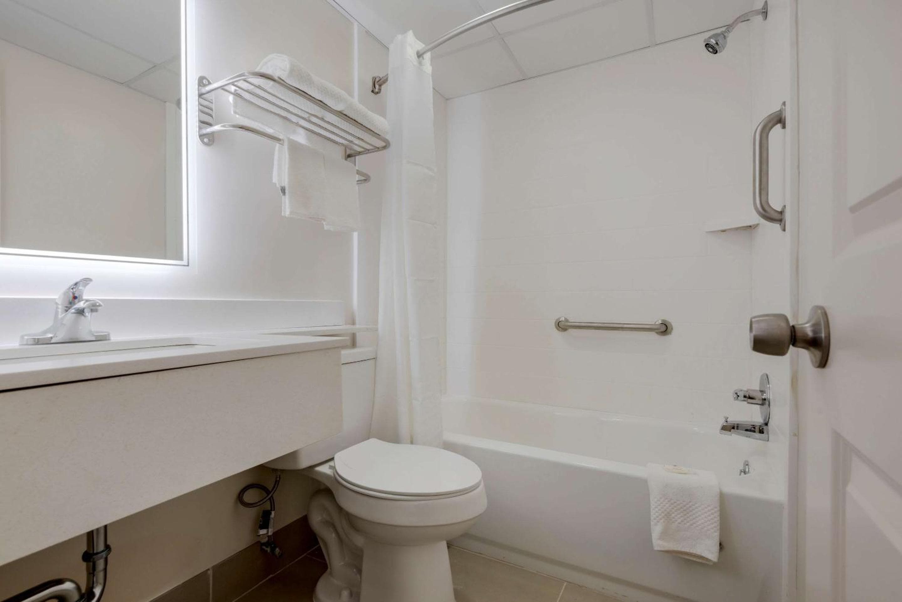 Quality Inn & Suites New Hartford - Utica