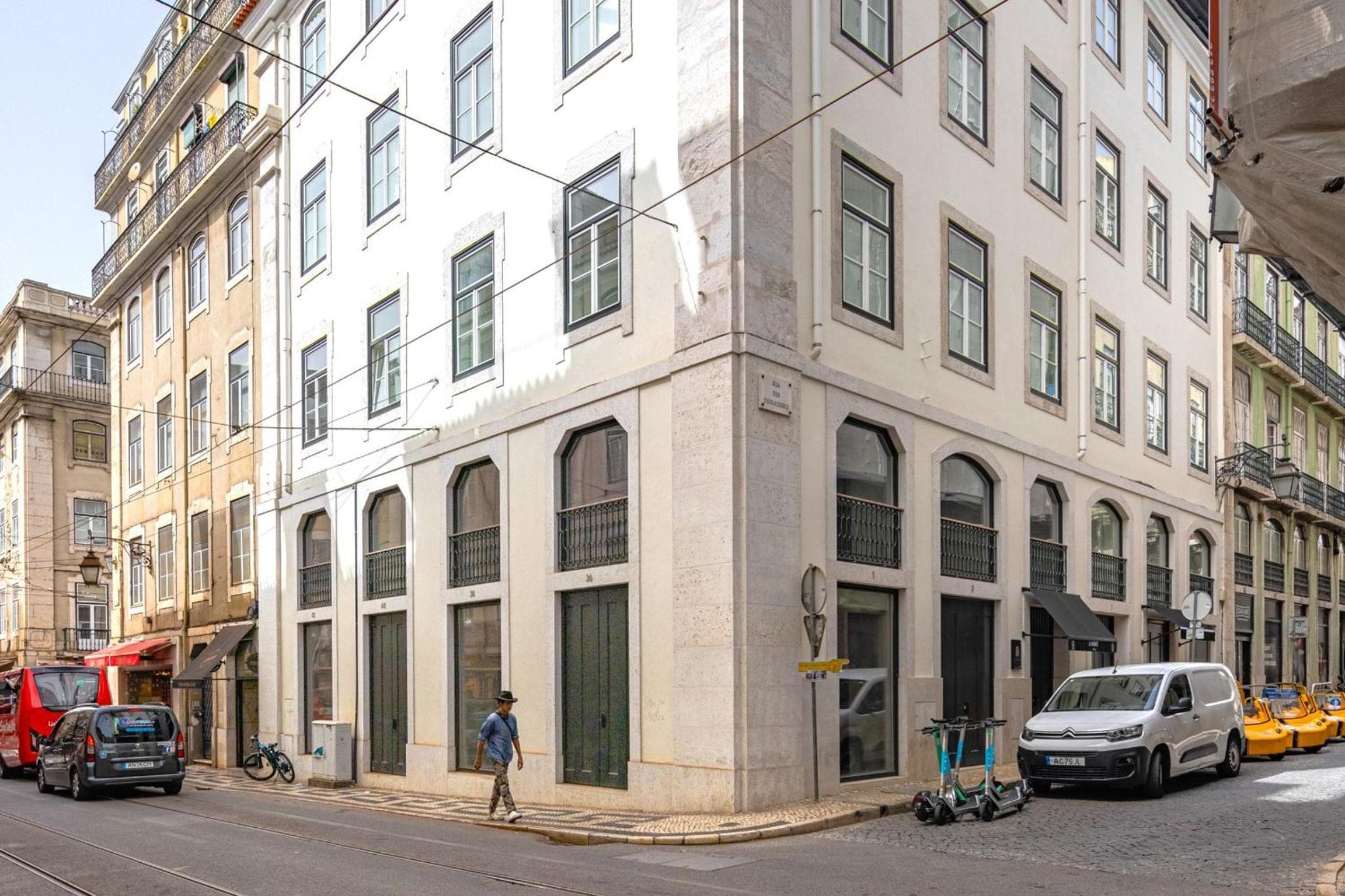 Ando Living - Douradores House
