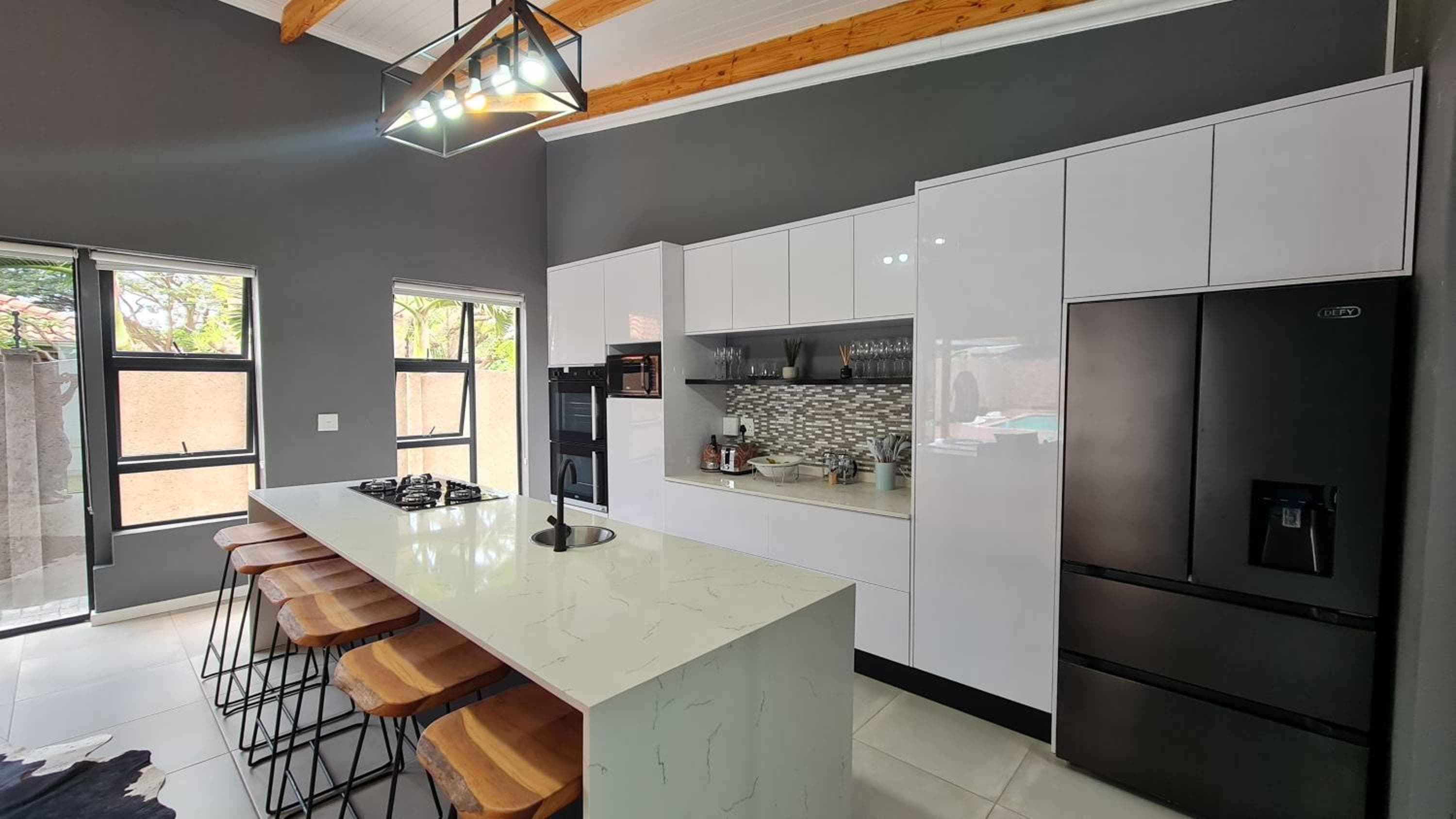 House of Bongekile 4 Bed Luxury Home 10 min from Kruger National Park, Malelane