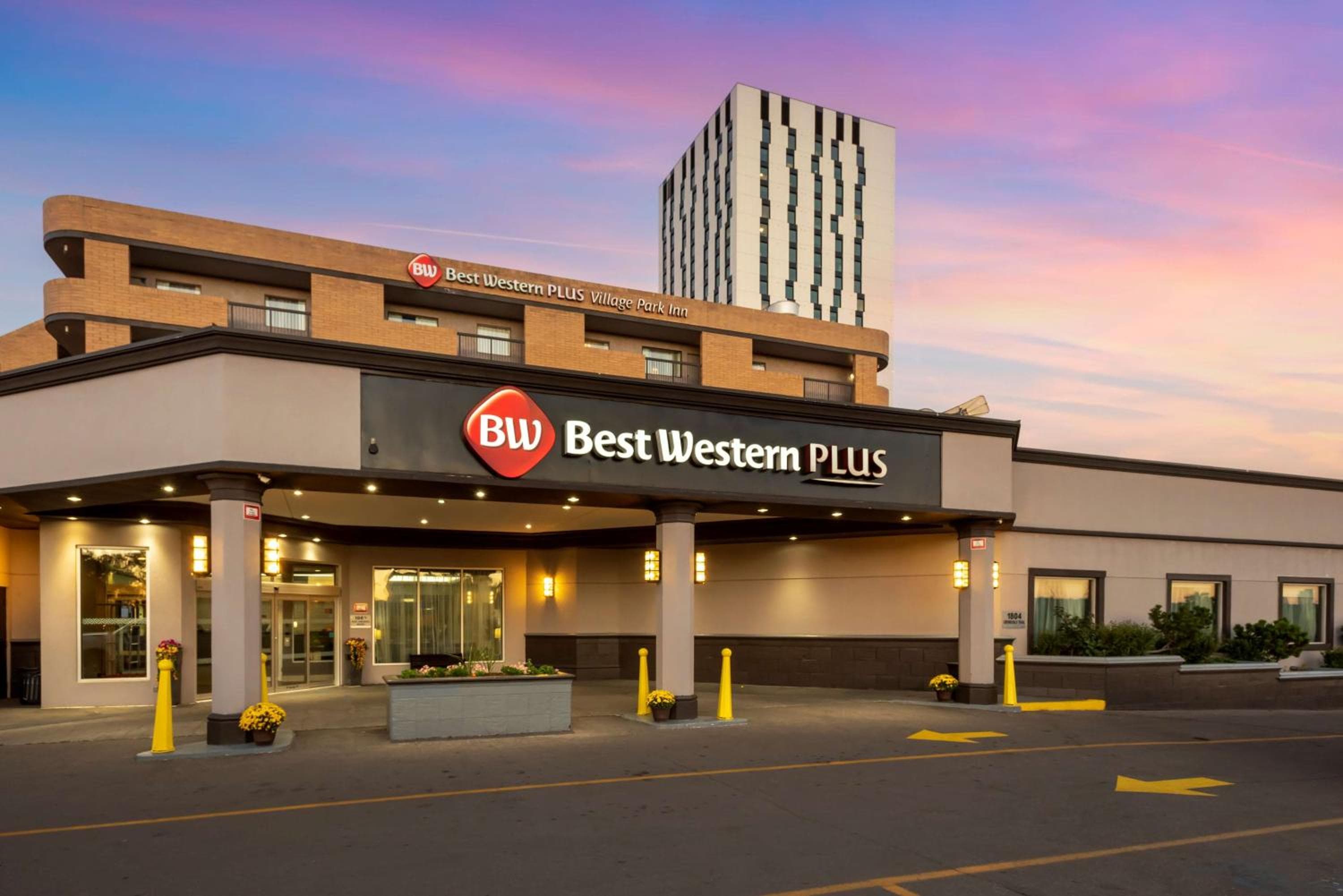 Coast Calgary University Area Hotel by APA