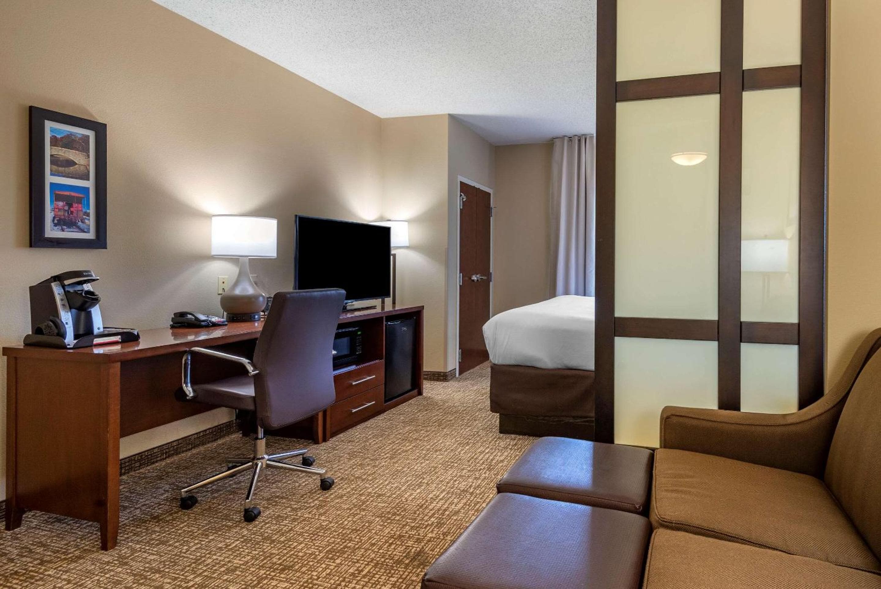 Comfort Suites Huntersville near Lake Norman