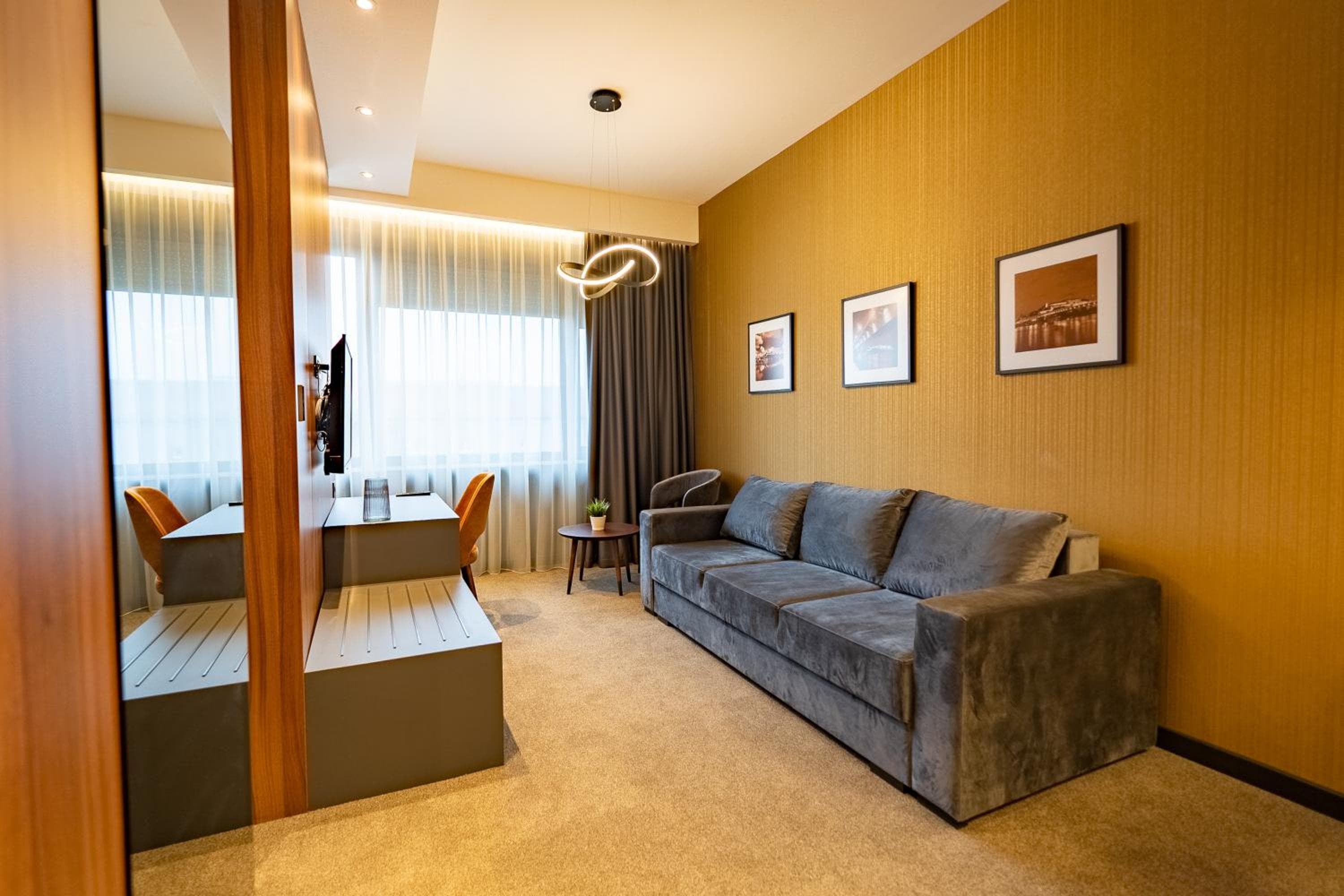 Hotel Element