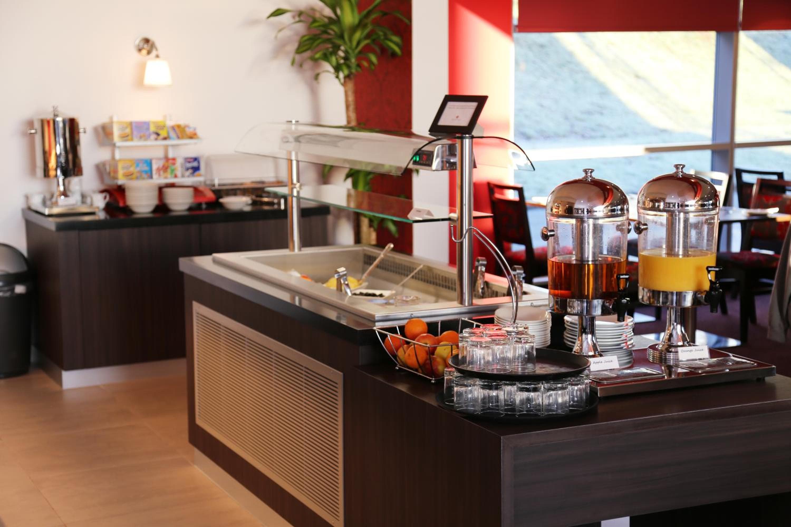 Ramada Wakefield