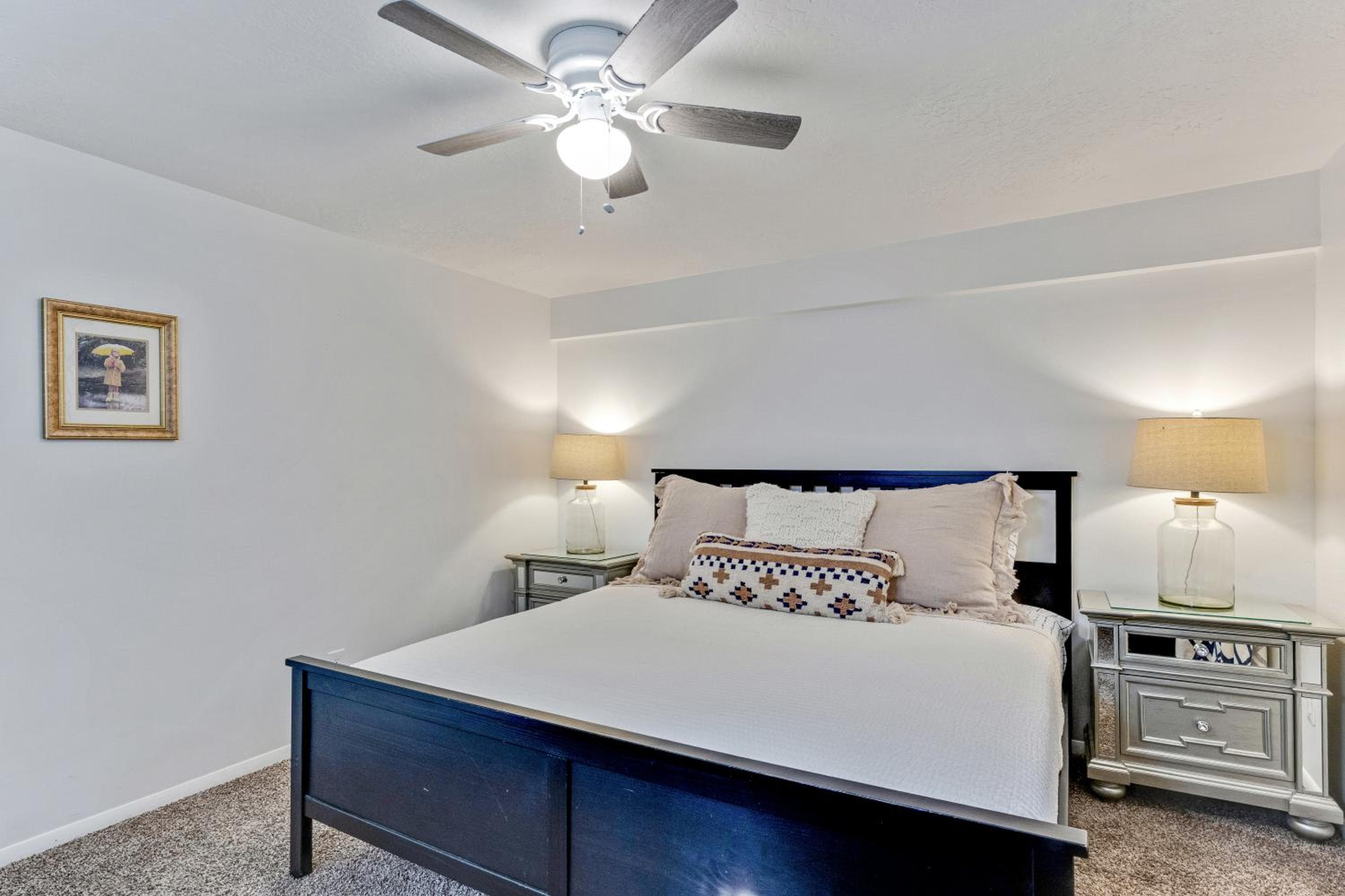 Heart of Orem Basement 3 bedroom Apartment w/ Waffles.