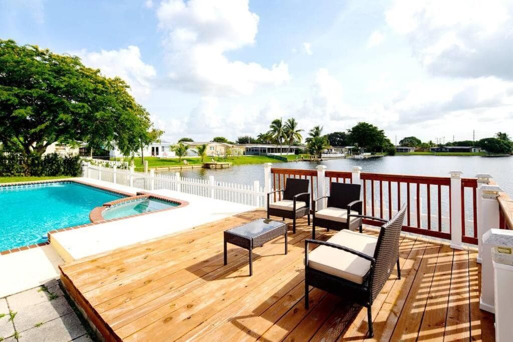 Stunning Lake-Front Villa with Pool & Spa