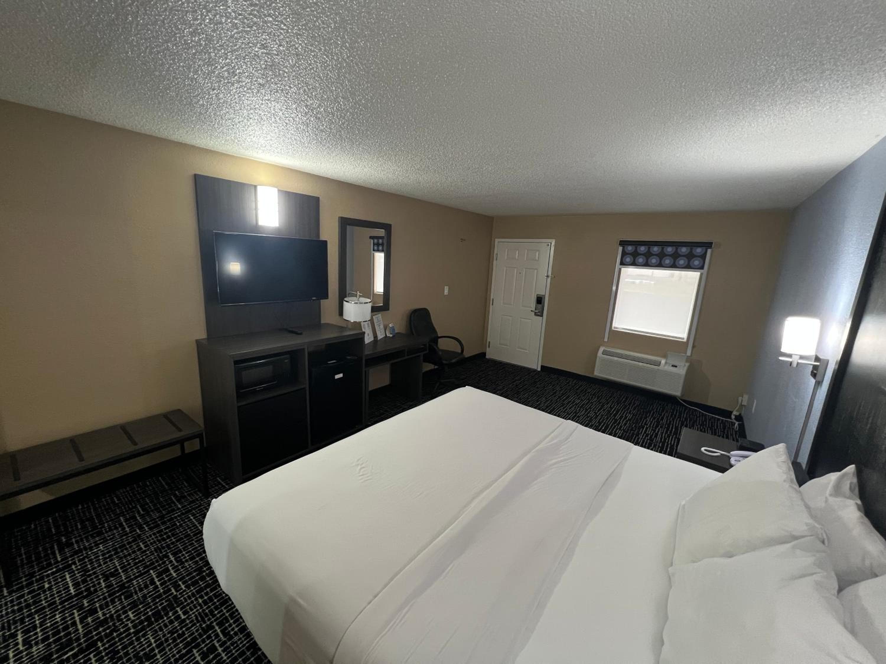 Super 8 by Wyndham Paducah I-24 Exit 4