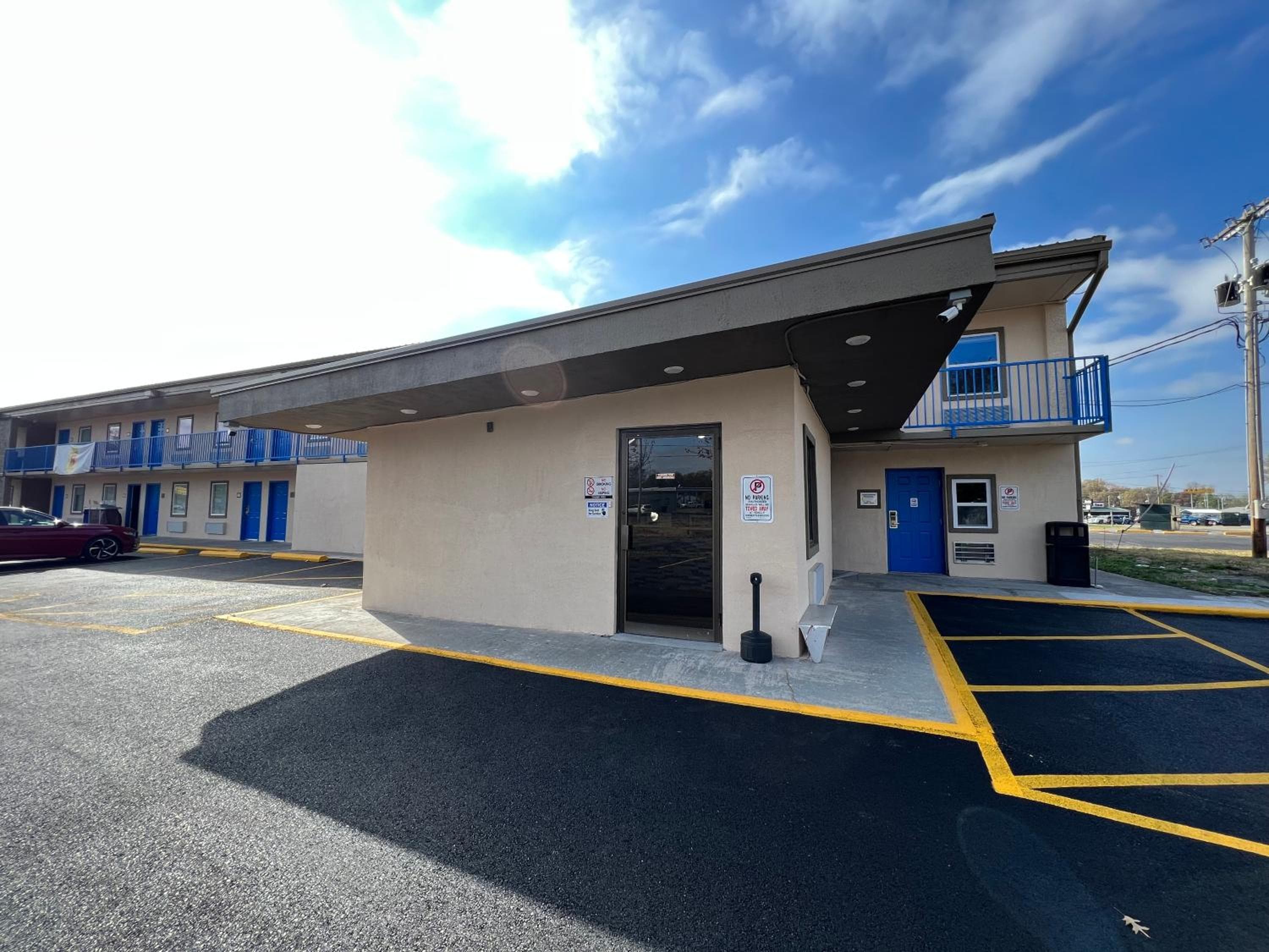 Super 8 by Wyndham Paducah I-24 Exit 4