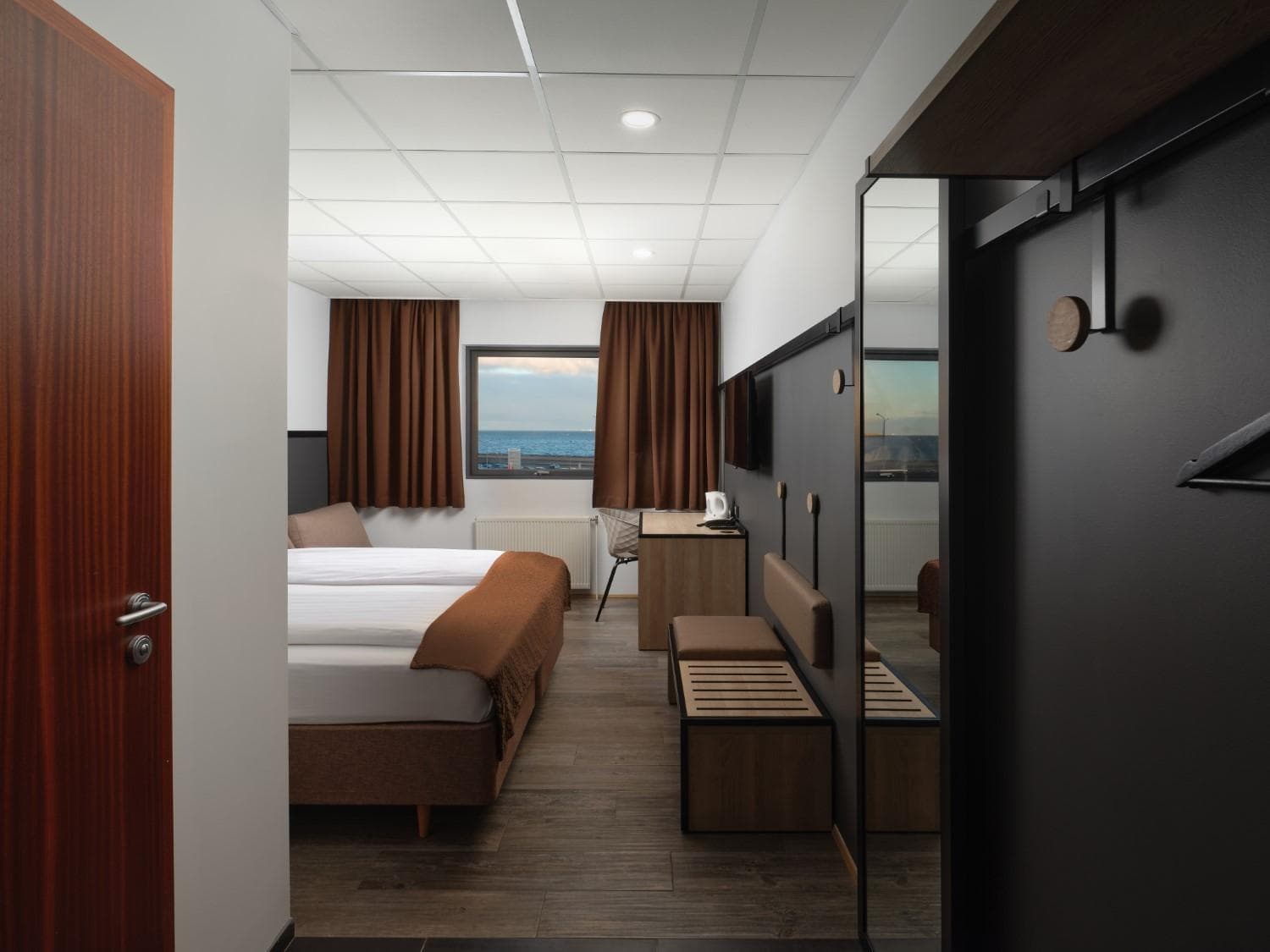 Hotel Cabin