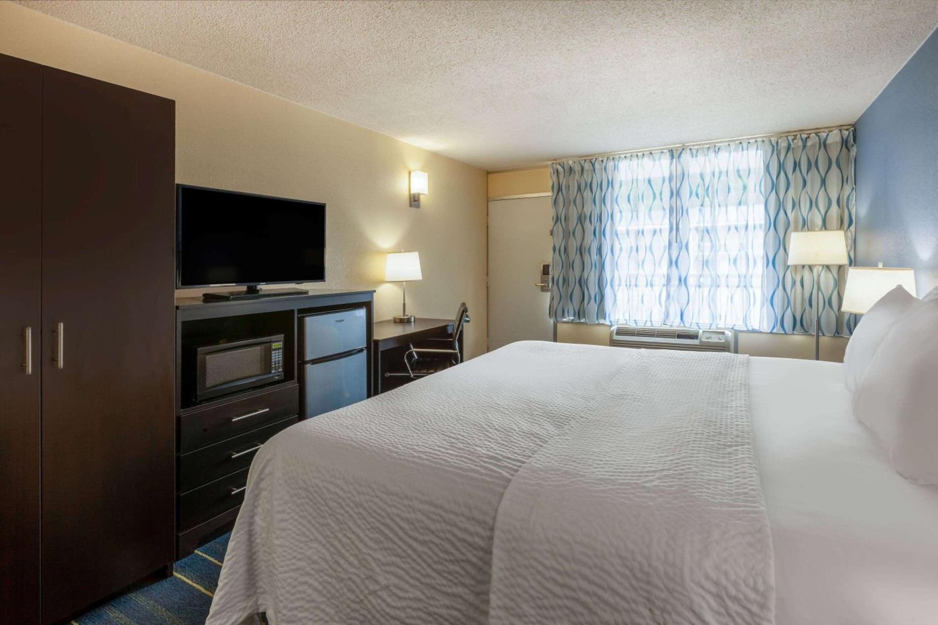 Days Inn by Wyndham Charles Town