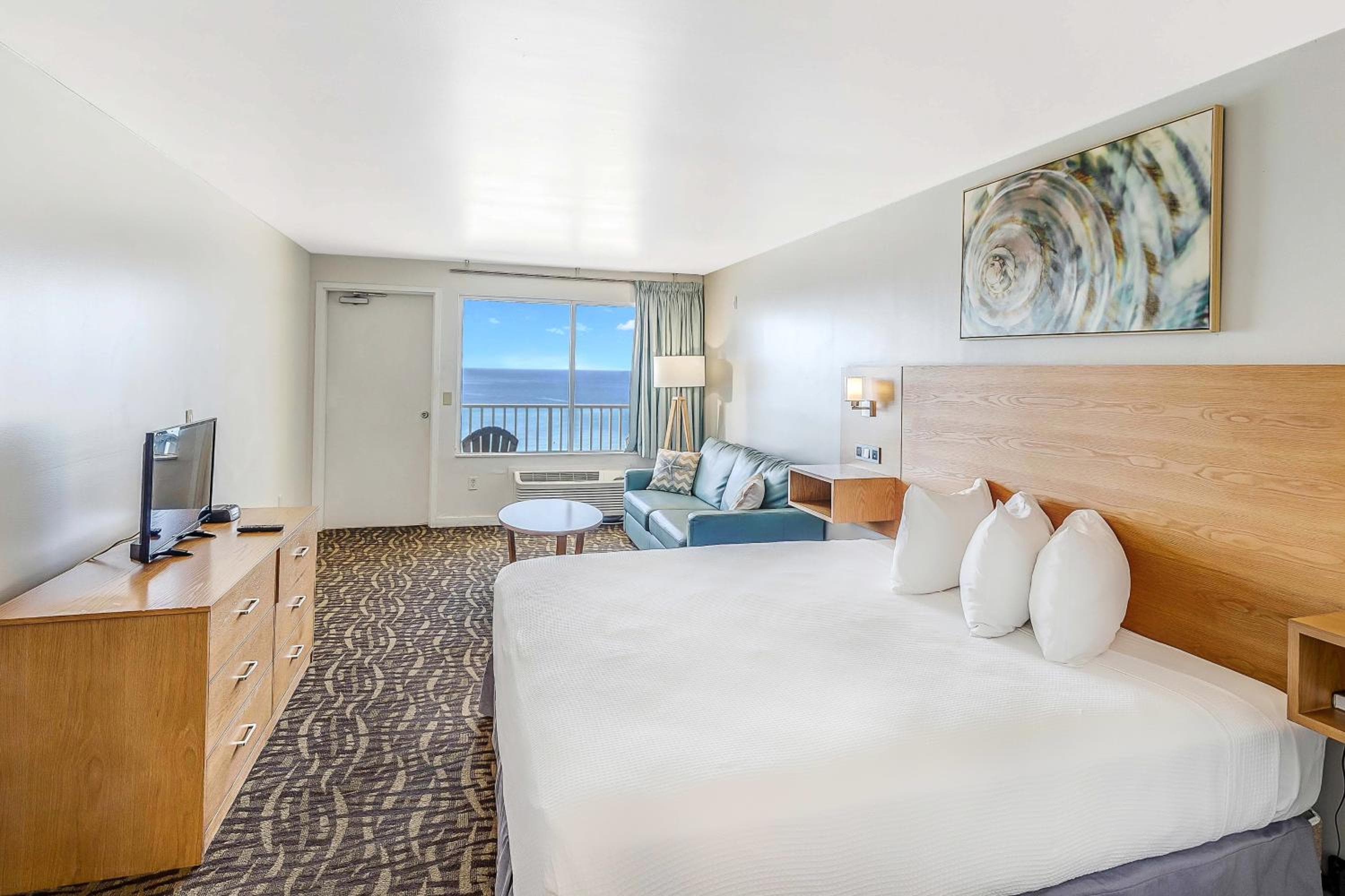Palm & Tide Beachfront Hotel